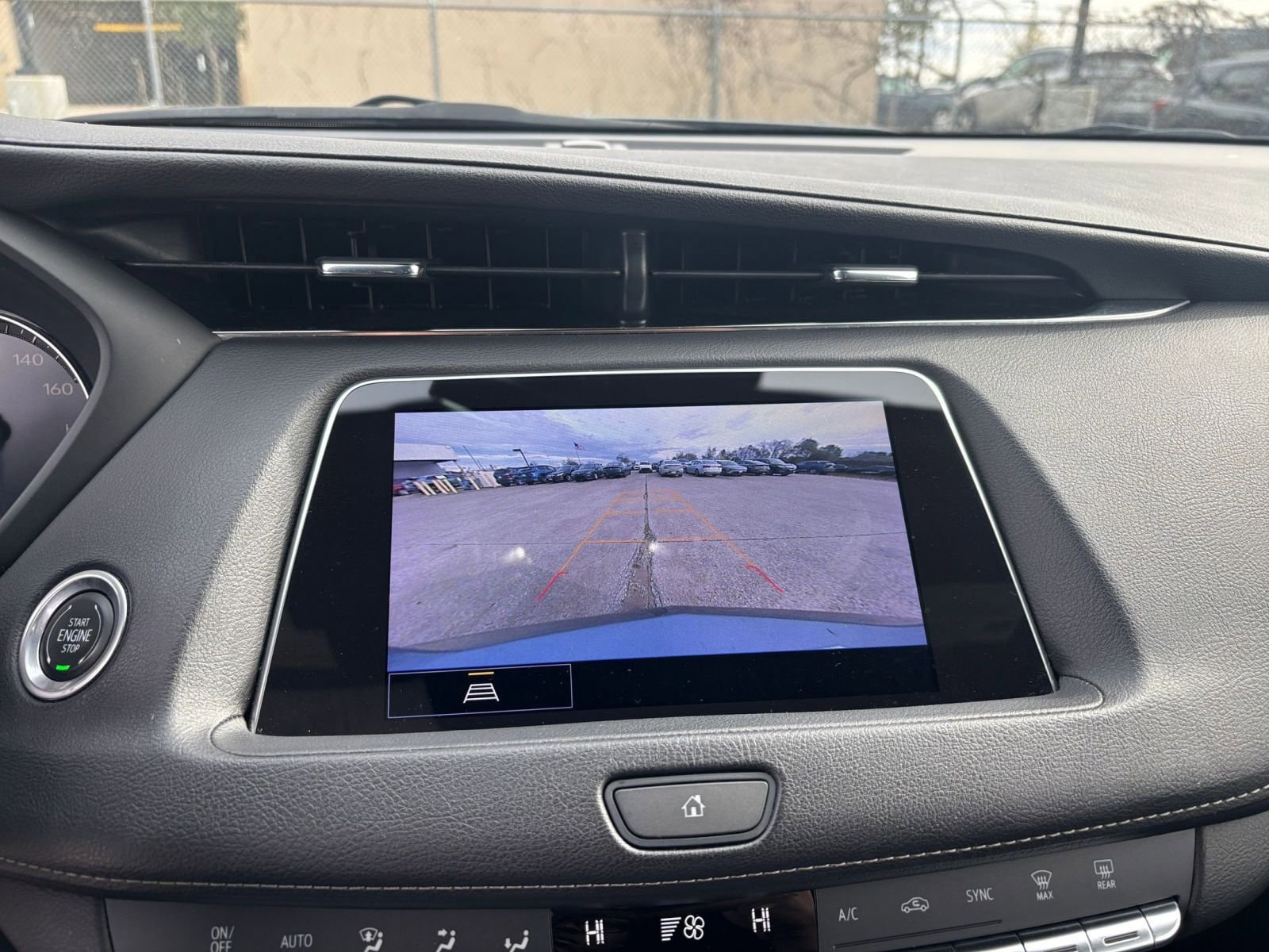 Thumbnail: 2023 Cadillac XT4 - 17