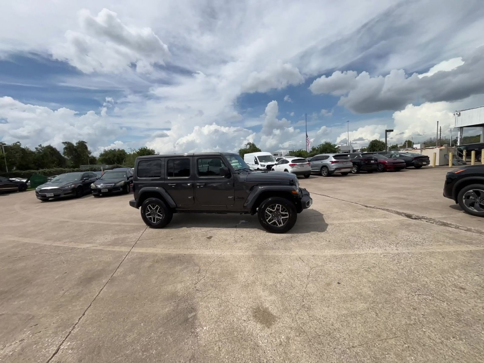 Thumbnail: 2025 Jeep Wrangler - 15