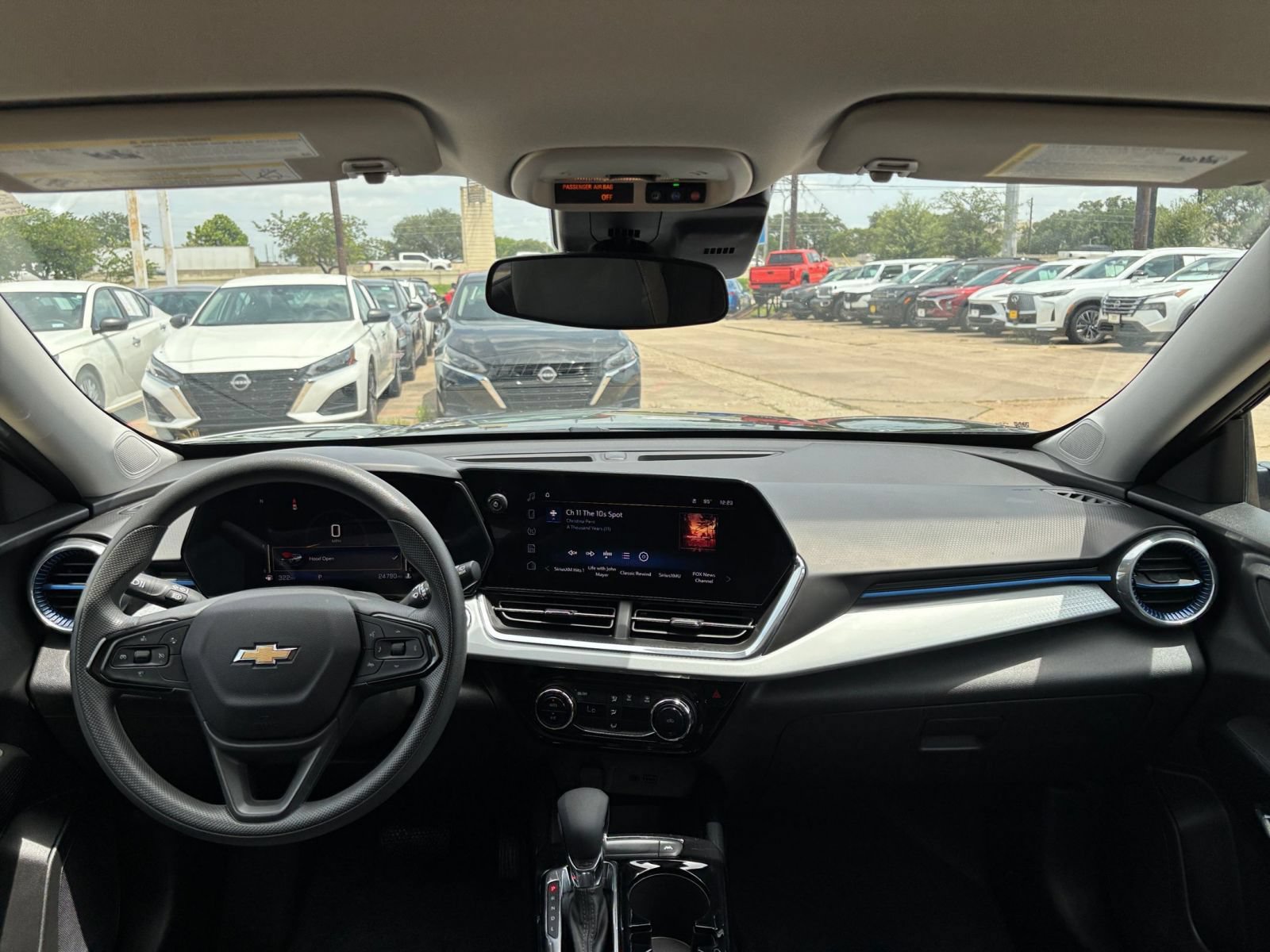 Thumbnail: 2025 Chevrolet Trax - 32