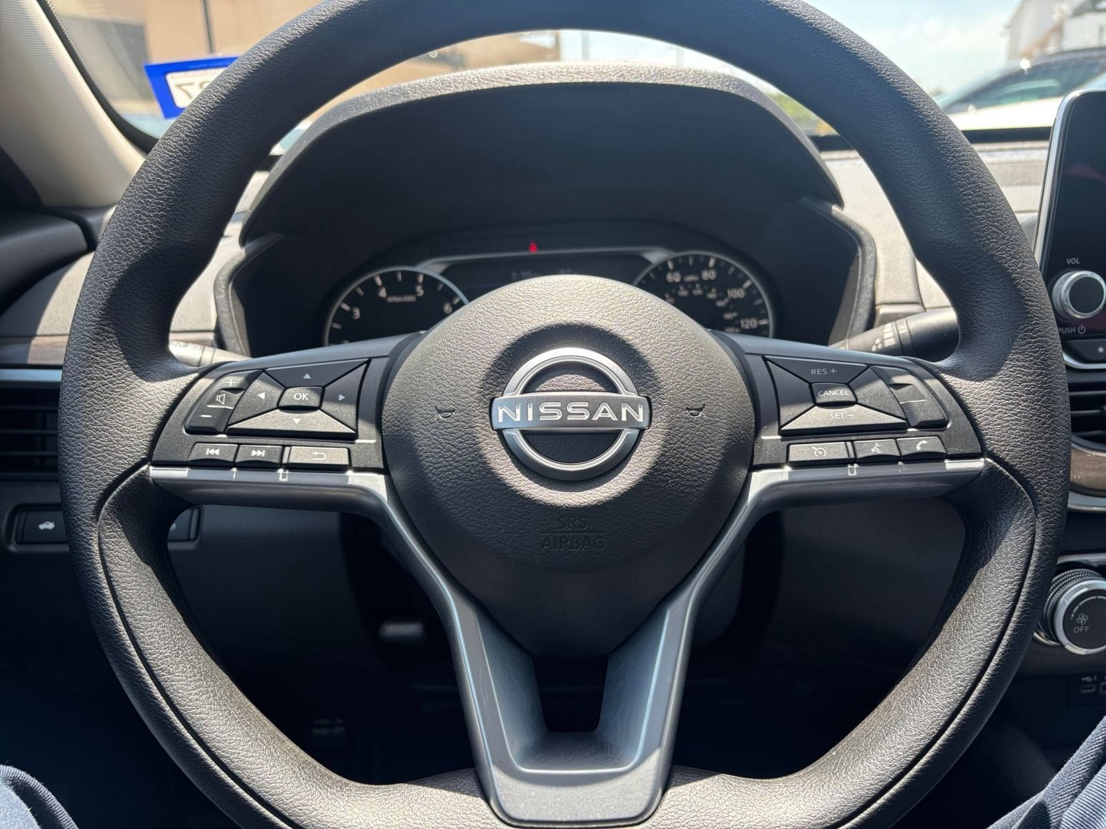 Thumbnail: 2025 Nissan Altima - 27