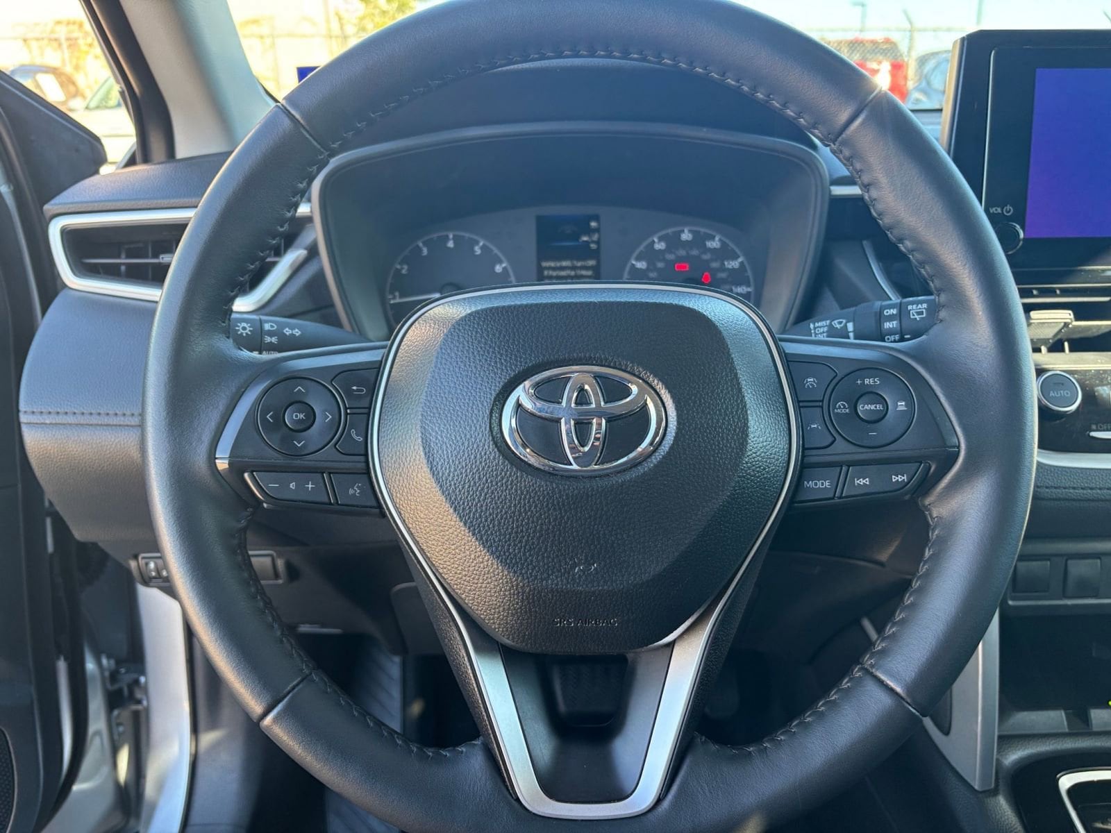 Thumbnail: 2025 Toyota Corolla Cross - 25