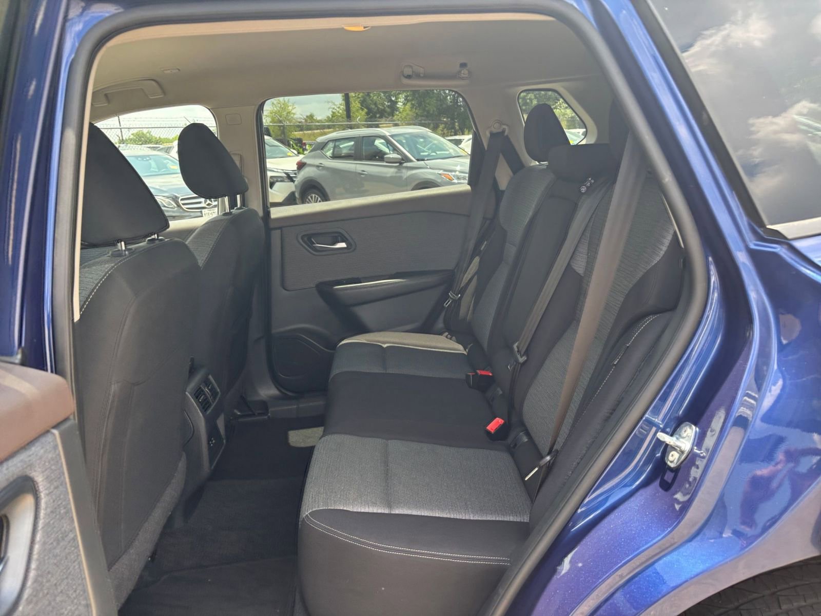 2023 Nissan Rogue SV 21