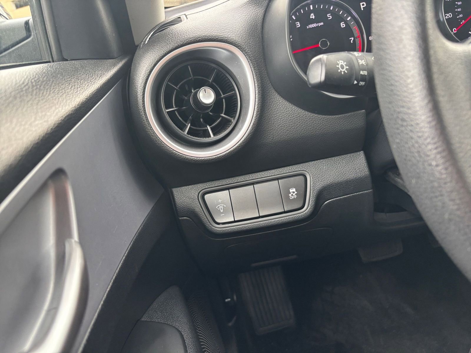 2024 Kia Forte LXS 27