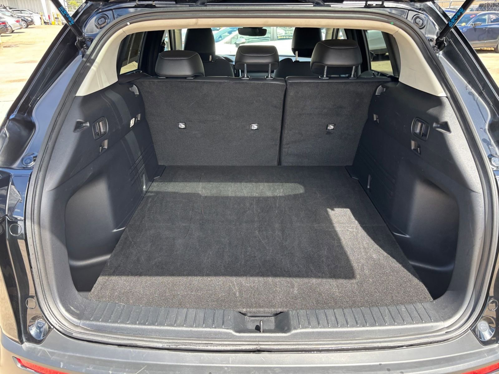 Thumbnail: 2025 Mazda CX-50 - 30