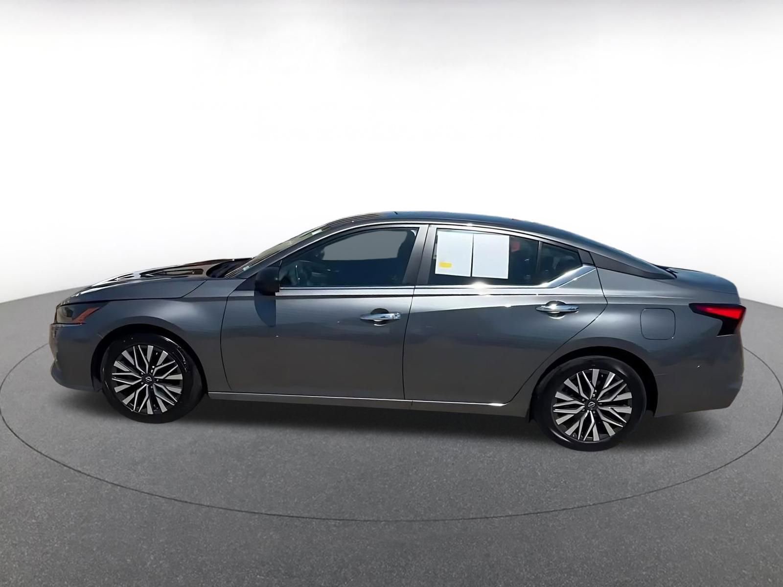 Thumbnail: 2025 Nissan Altima - 10
