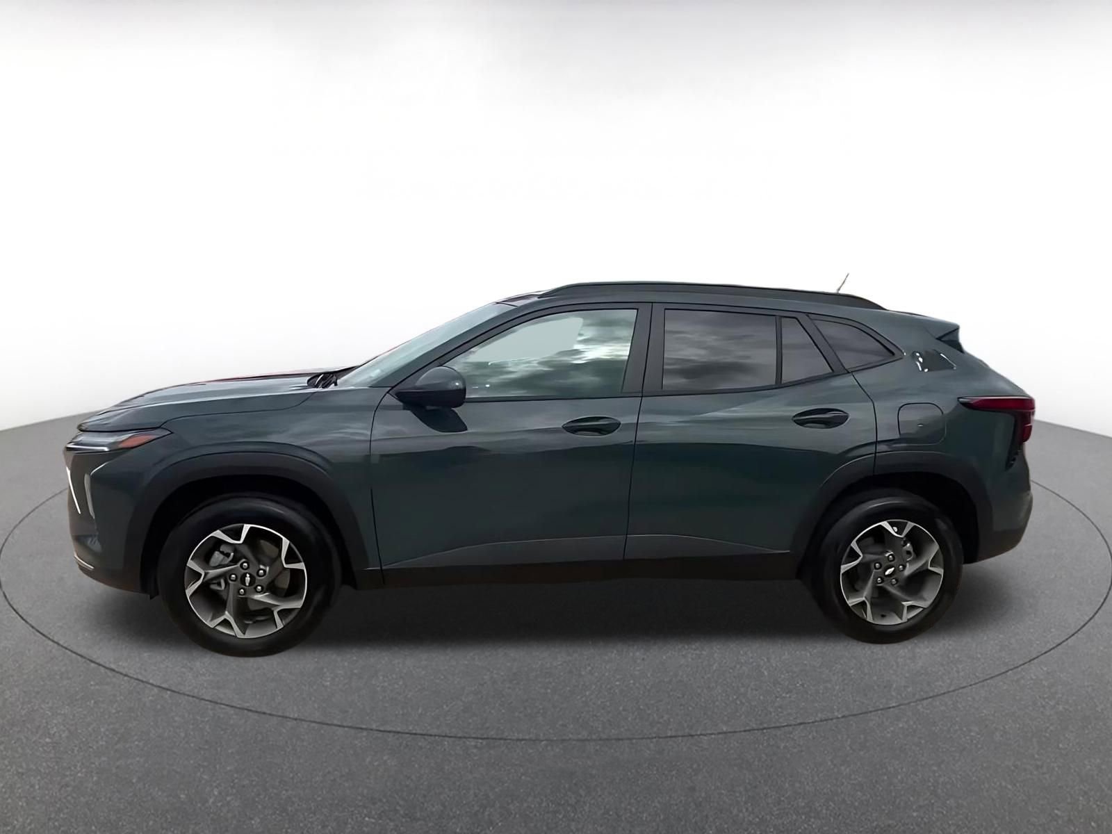 Thumbnail: 2025 Chevrolet Trax - 9