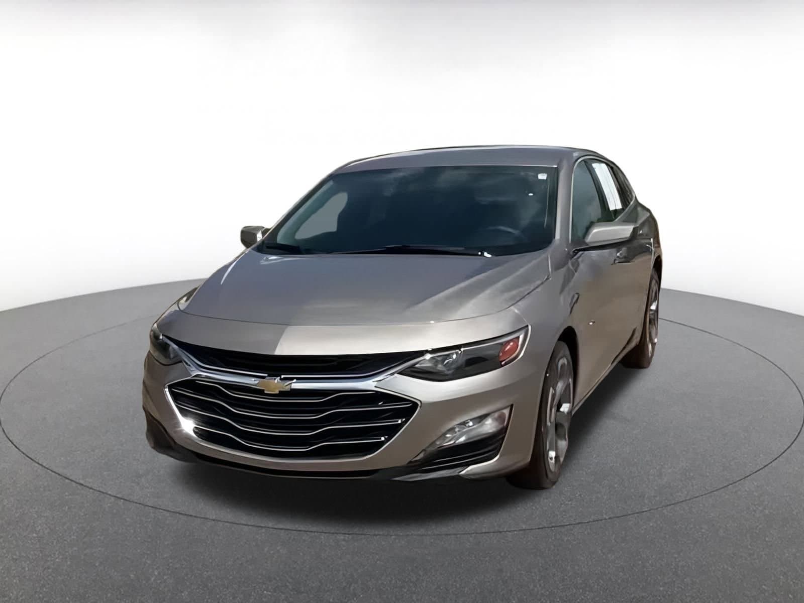 Thumbnail: 2024 Chevrolet Malibu - 4