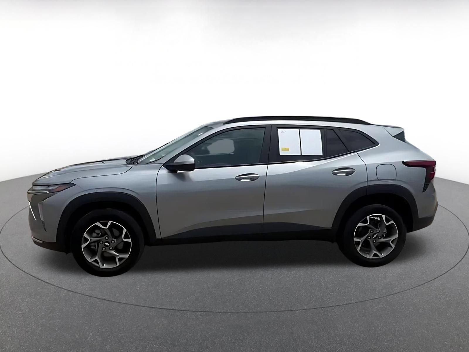 Thumbnail: 2025 Chevrolet Trax - 9