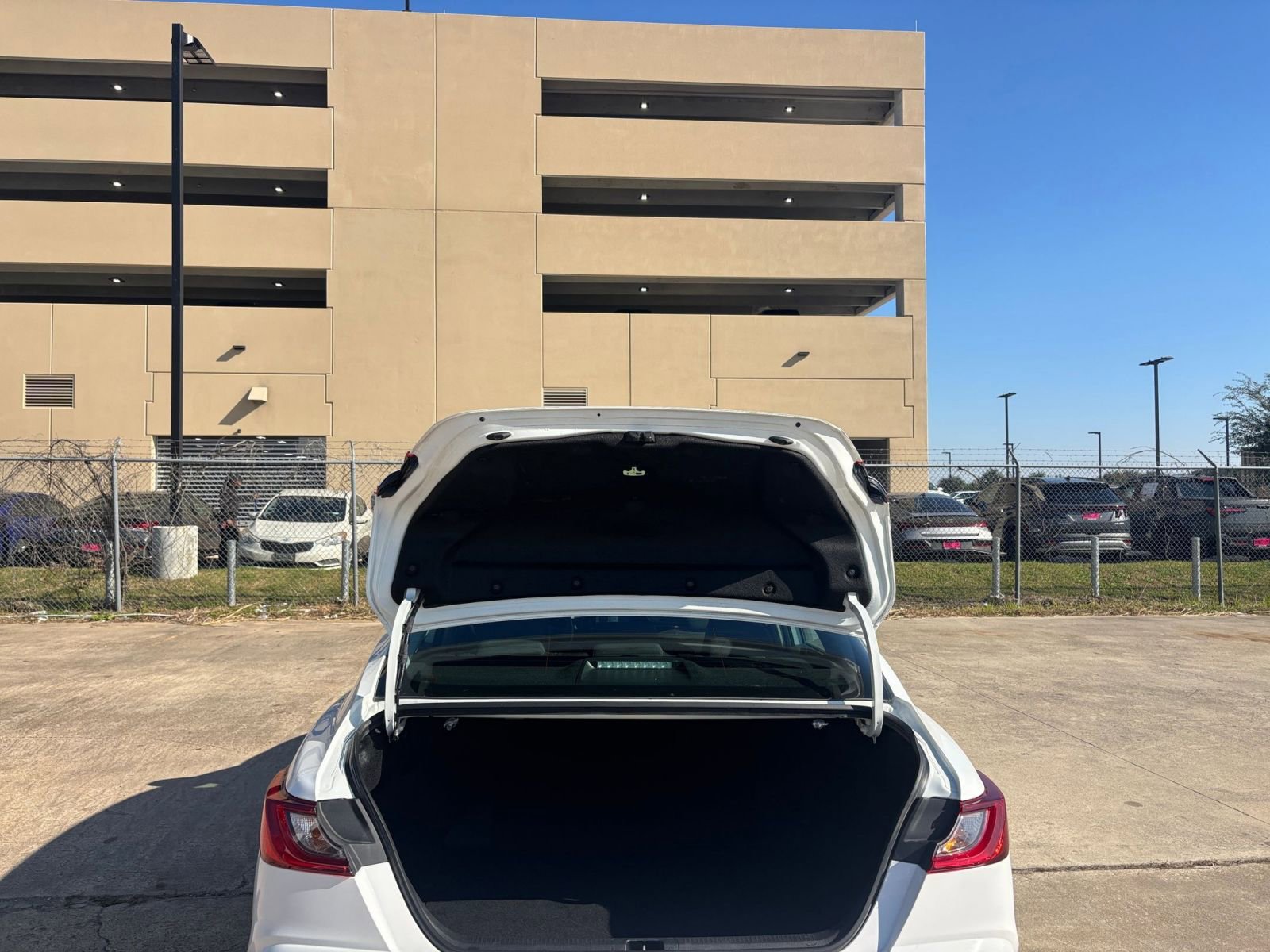 Thumbnail: 2025 Toyota Camry - 29