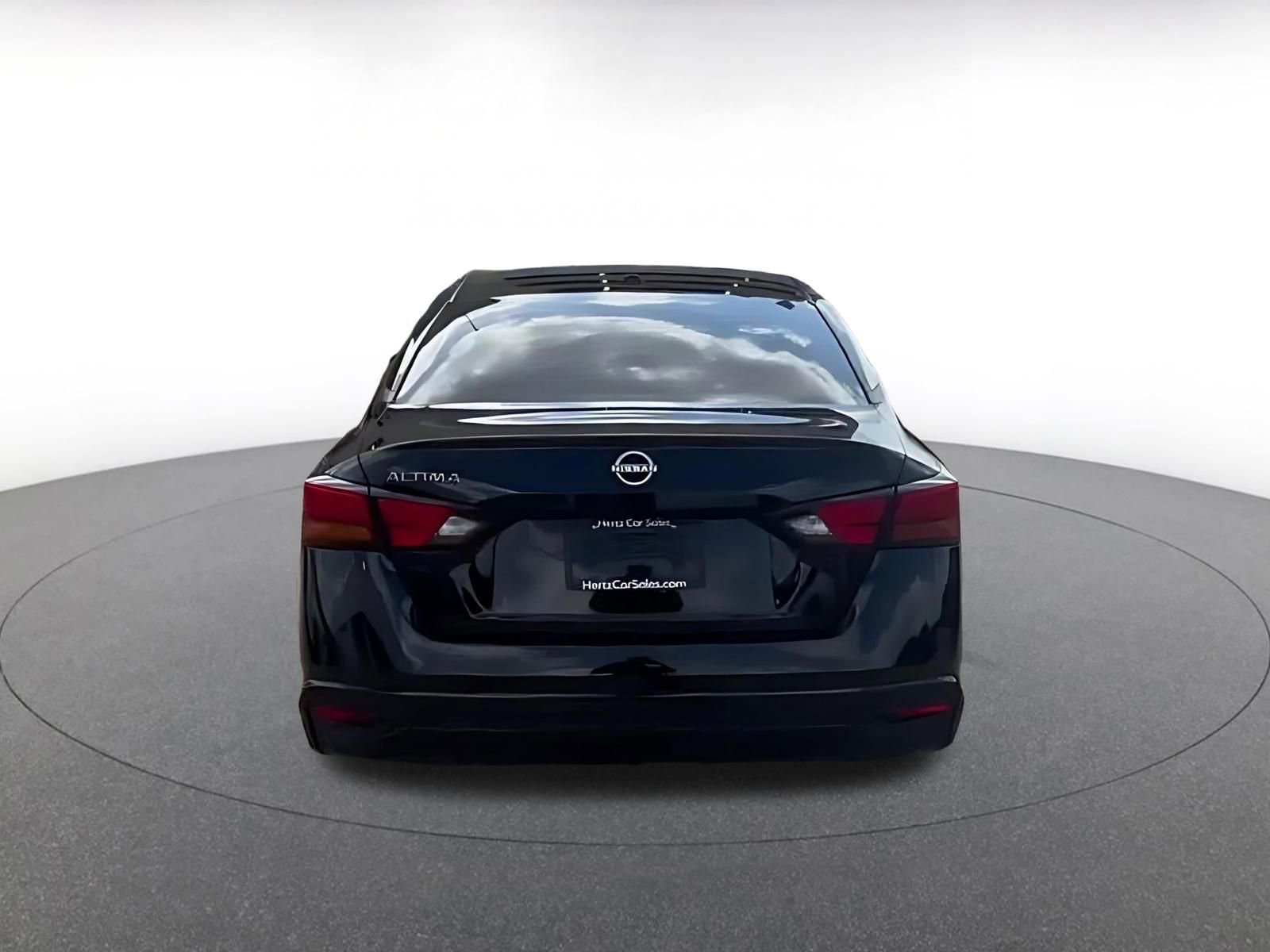 Thumbnail: 2025 Nissan Altima - 10