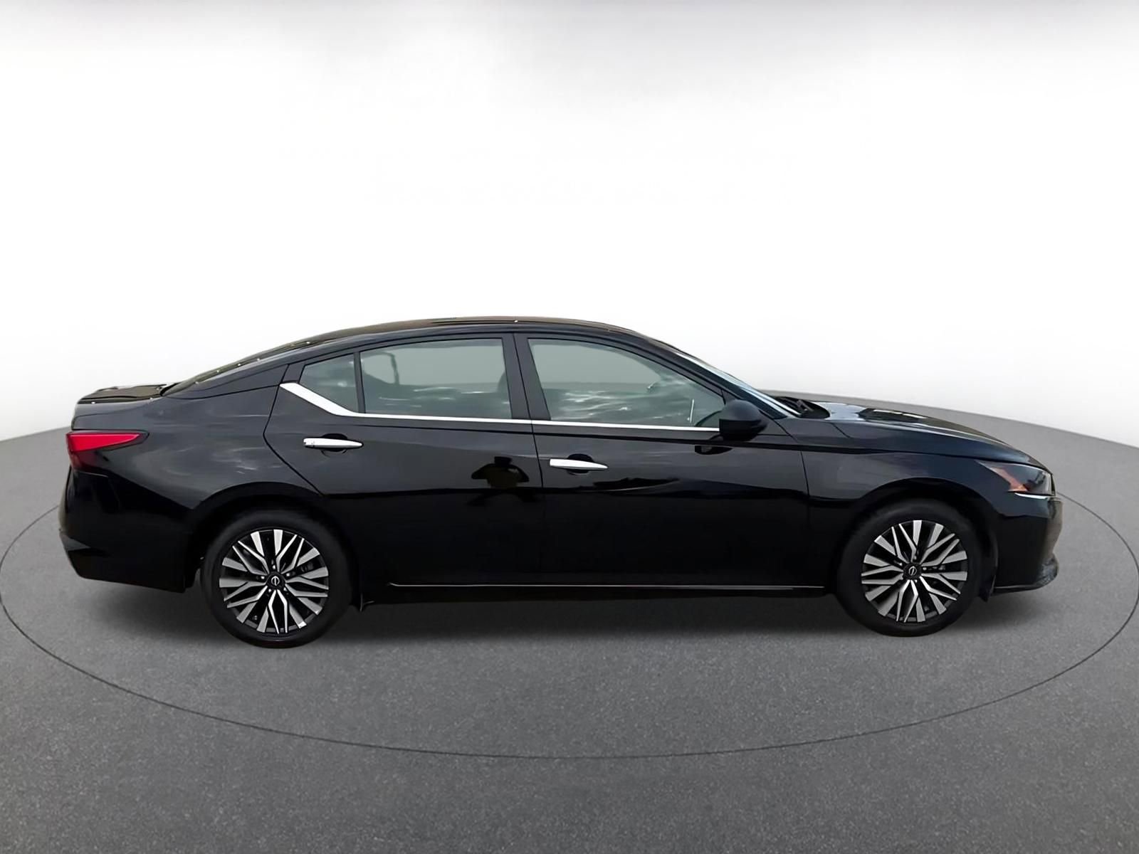 Thumbnail: 2025 Nissan Altima - 16