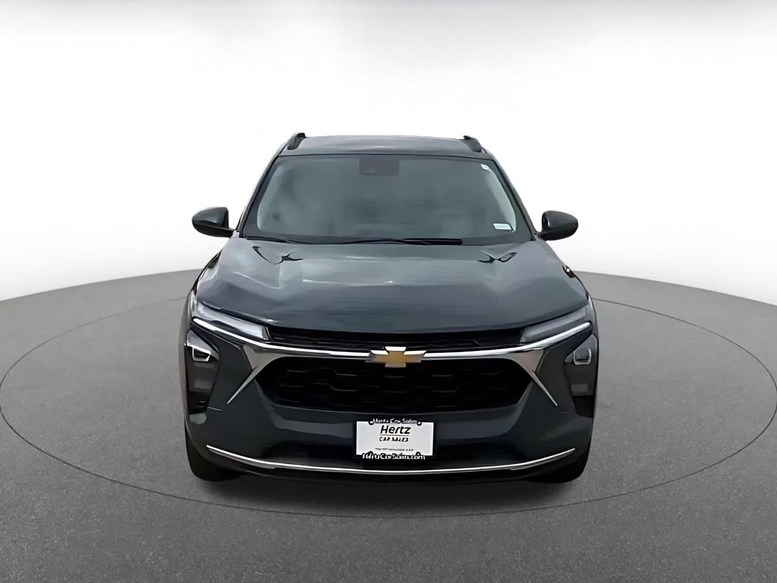Thumbnail: 2025 Chevrolet Trax - 4