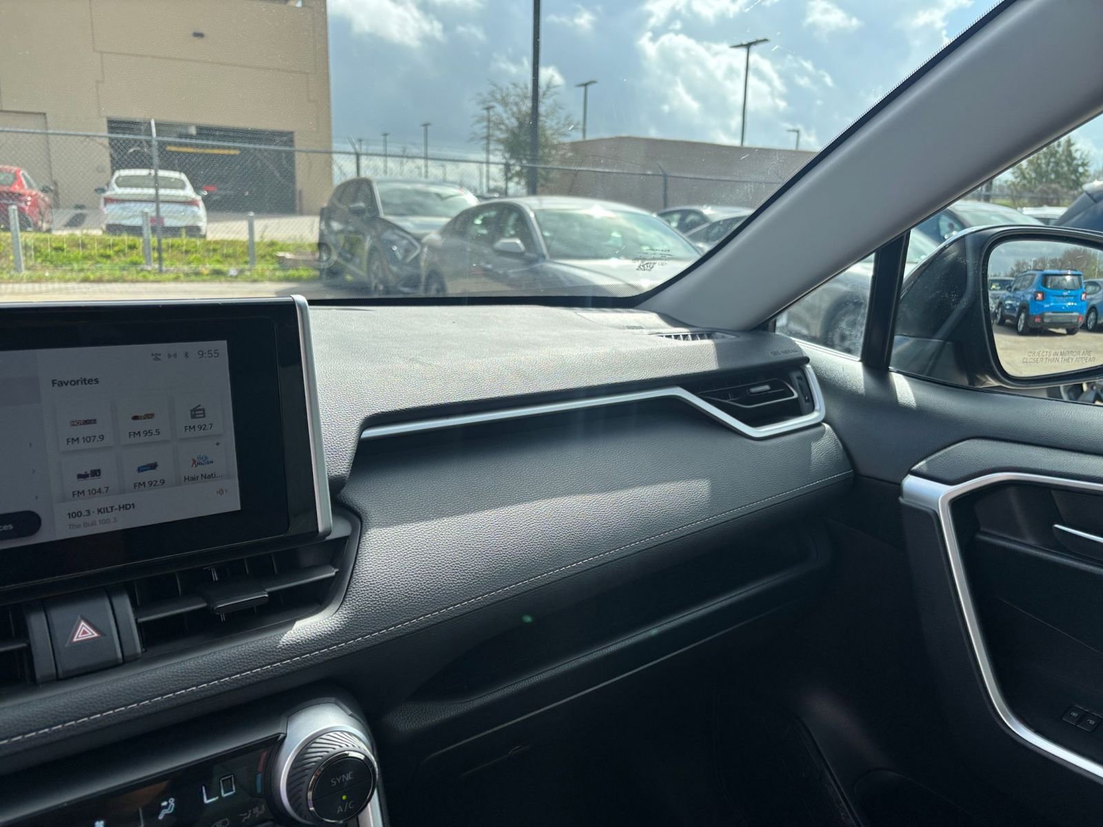 Thumbnail: 2025 Toyota RAV4 - 35