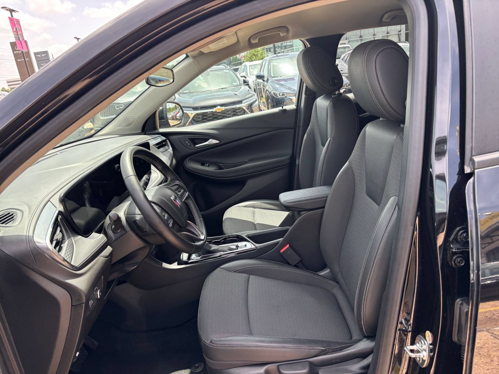 Thumbnail: 2025 Buick Encore GX - 25