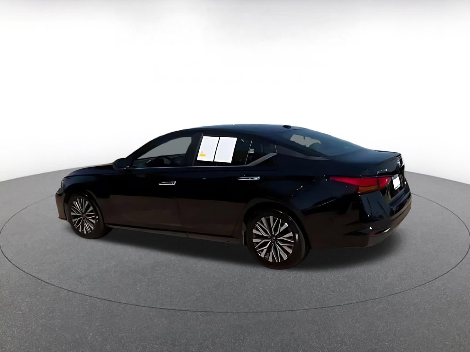 Thumbnail: 2025 Nissan Altima - 16