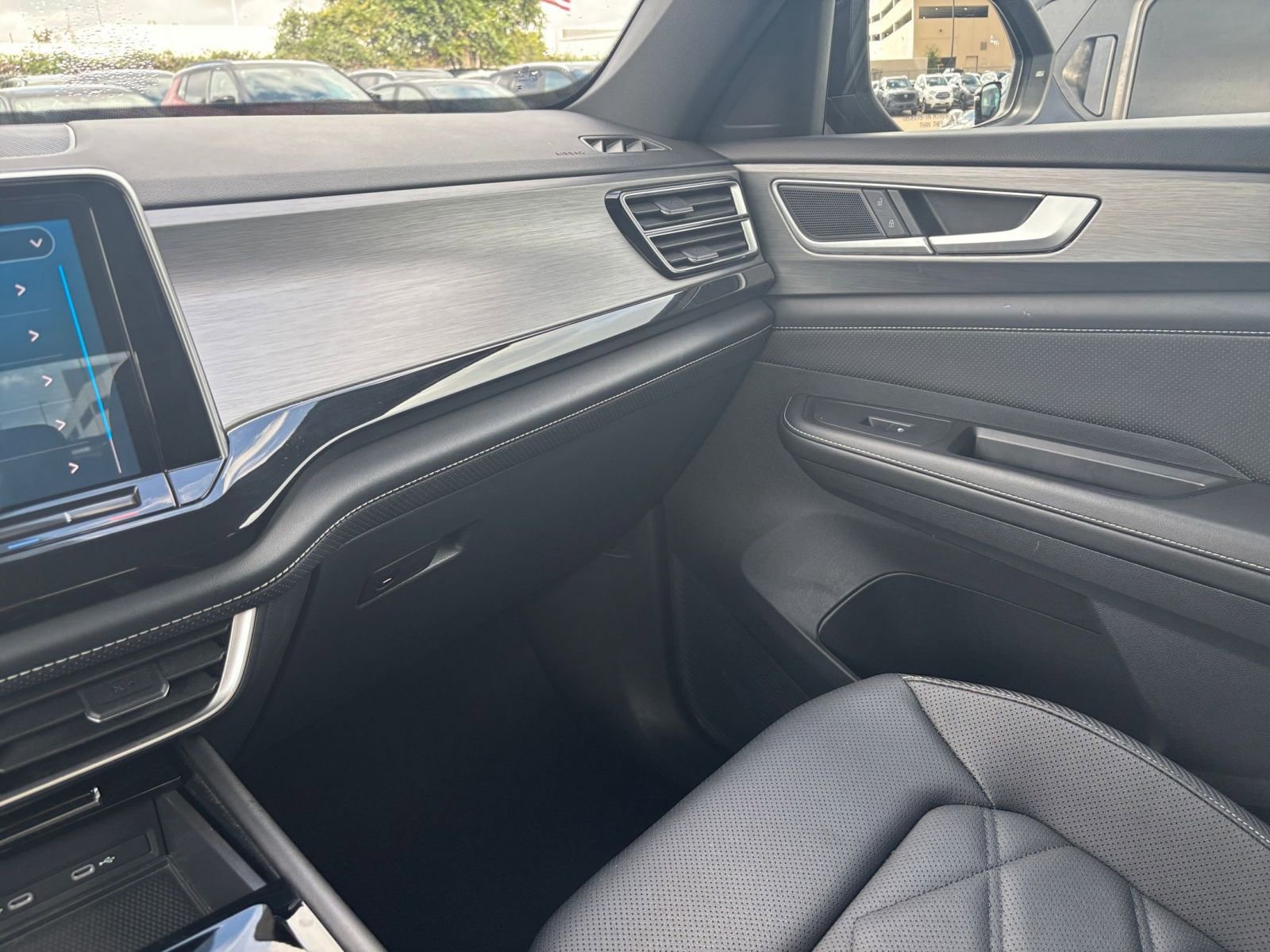 Thumbnail: 2025 Volkswagen Atlas - 35