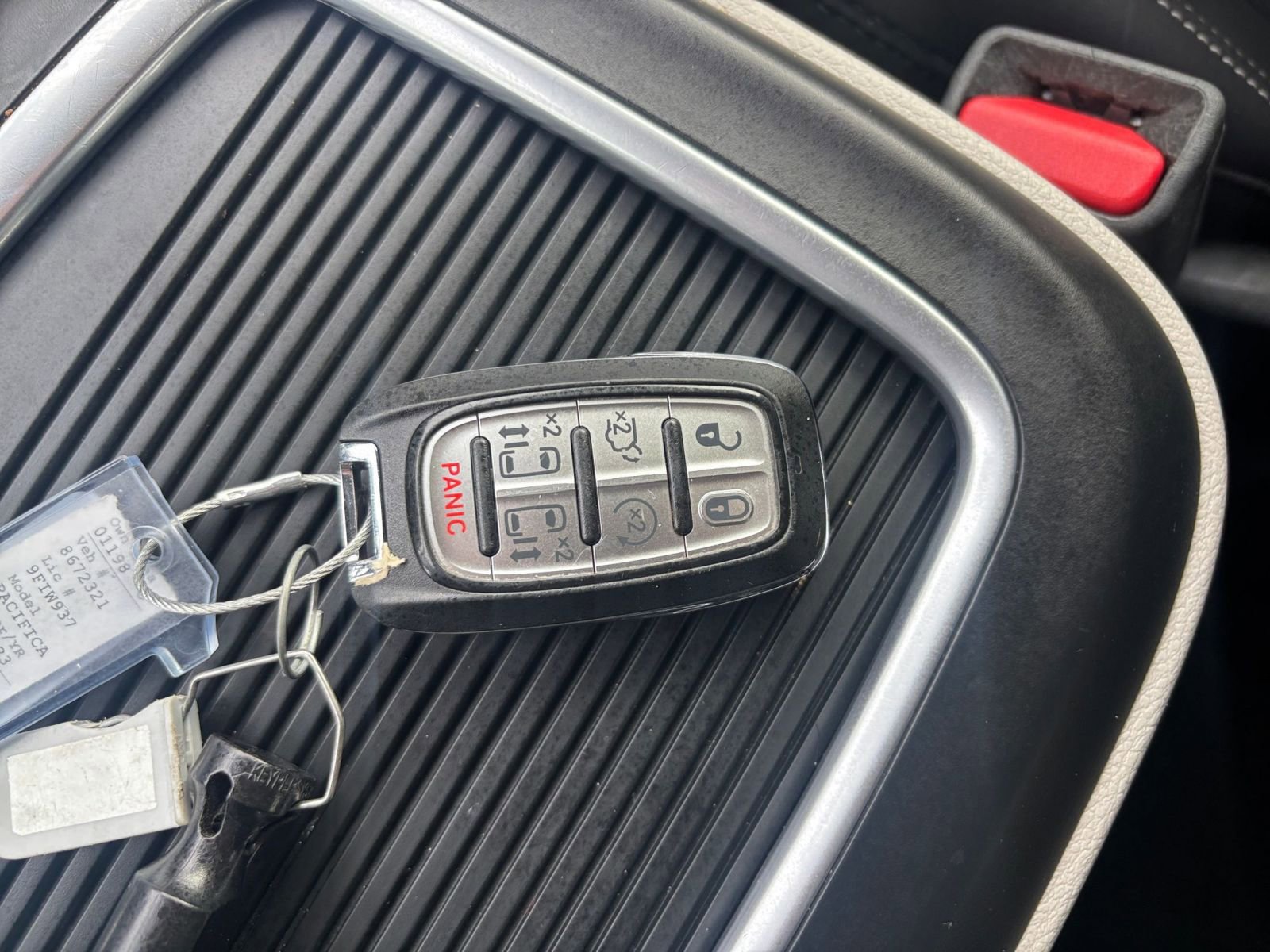 Thumbnail: 2023 Chrysler Pacifica - 23