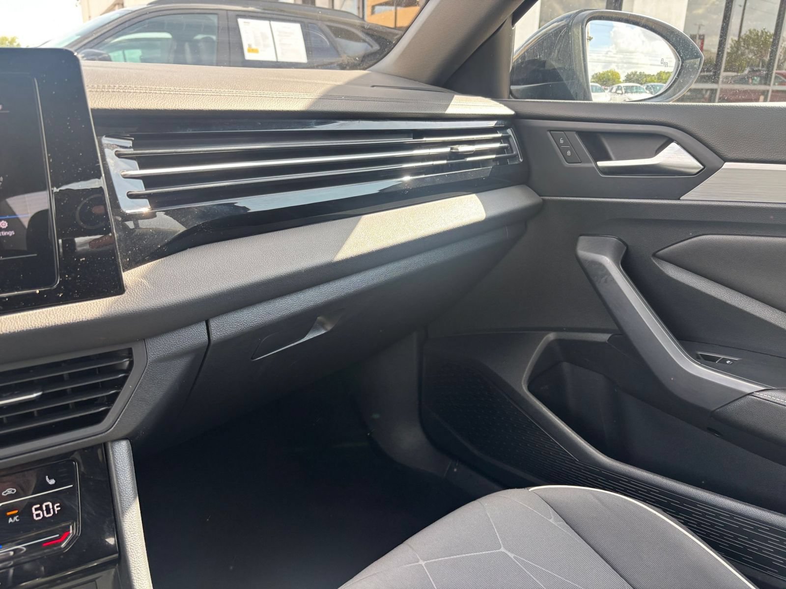 Thumbnail: 2025 Volkswagen Jetta - 33