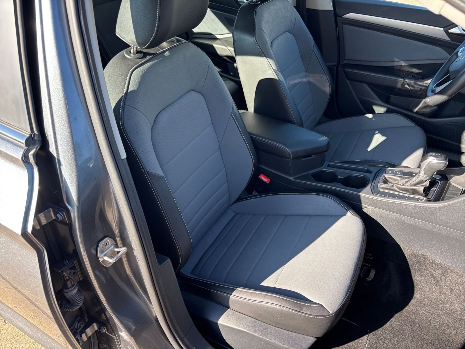 Thumbnail: 2025 Volkswagen Jetta - 35