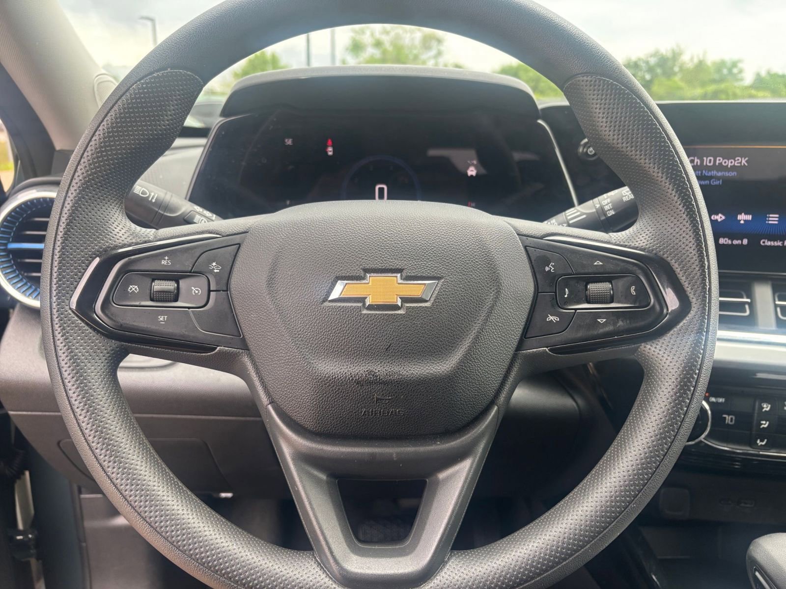 Thumbnail: 2025 Chevrolet Trax - 25