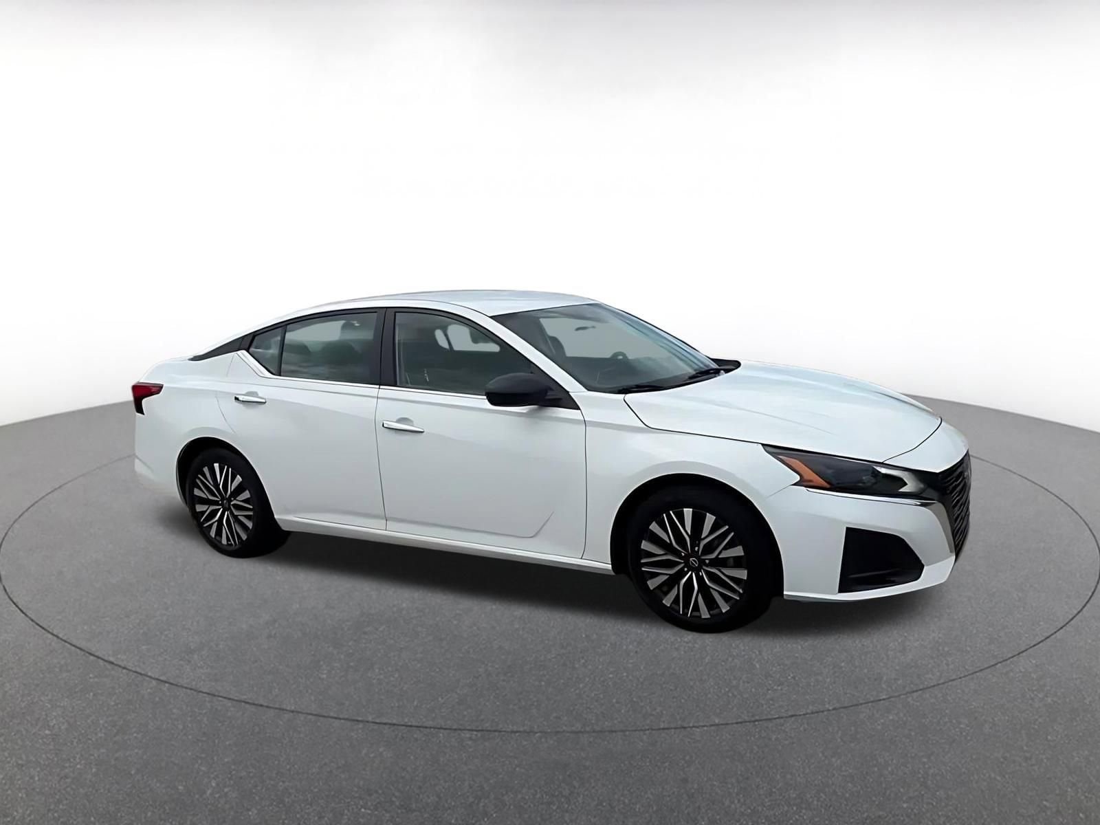 Thumbnail: 2025 Nissan Altima - 2