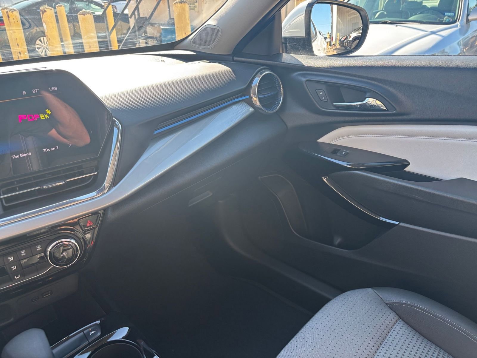 Thumbnail: 2025 Chevrolet Trax - 33