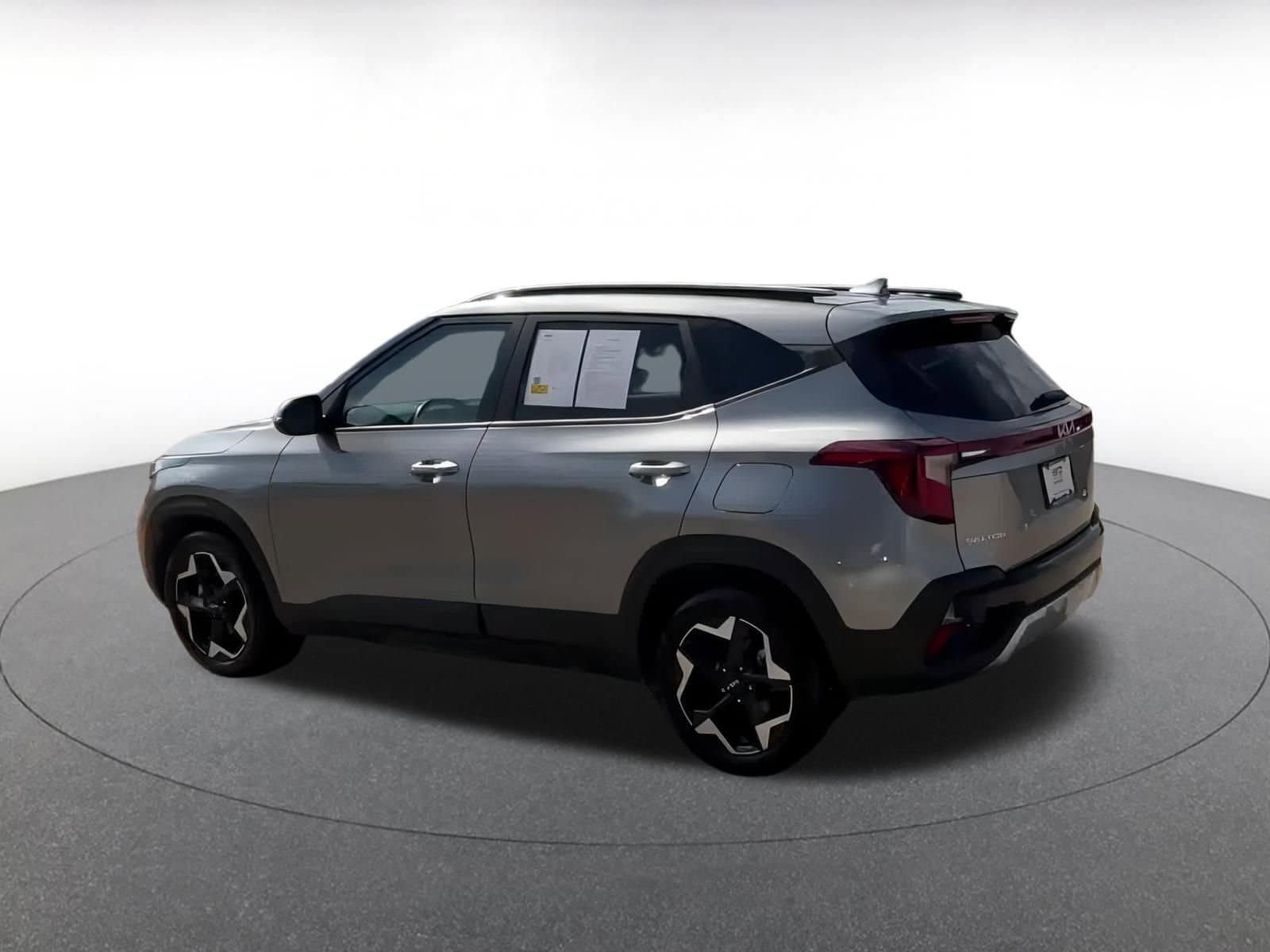 Thumbnail: 2025 Kia Seltos - 10