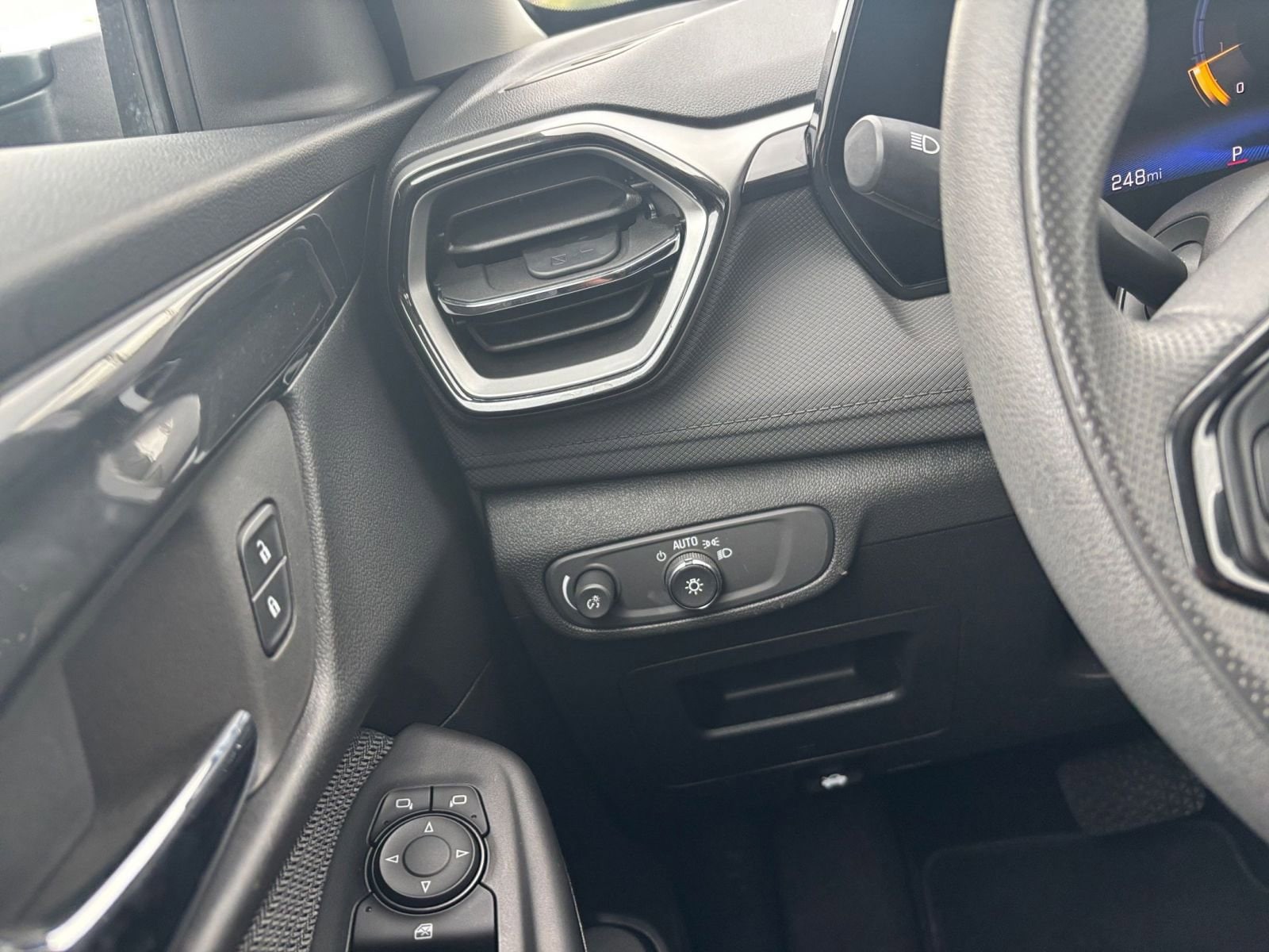 Thumbnail: 2025 Chevrolet TrailBlazer - 32