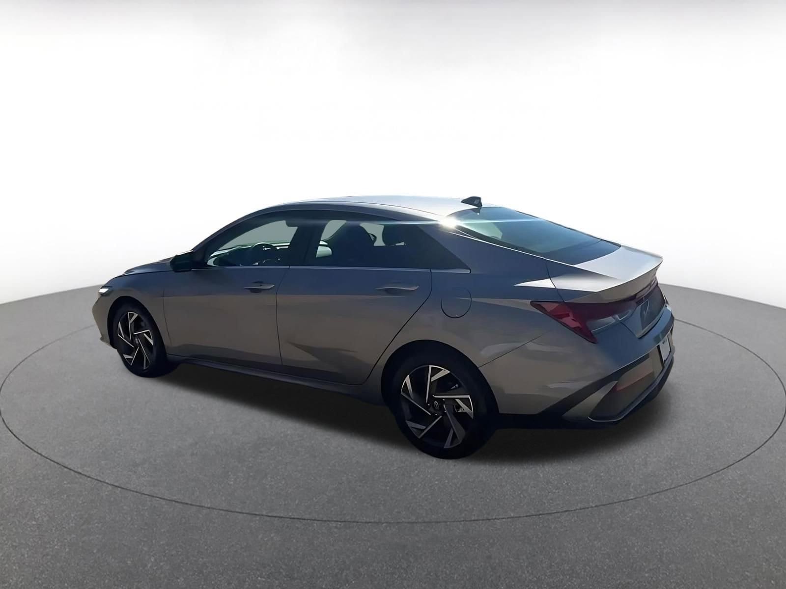 Thumbnail: 2025 Hyundai Elantra - 10