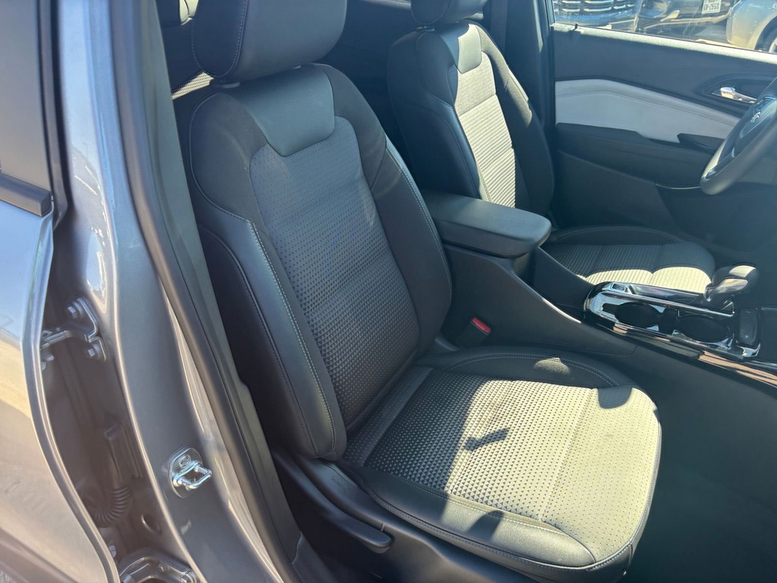 Thumbnail: 2025 Chevrolet Trax - 34