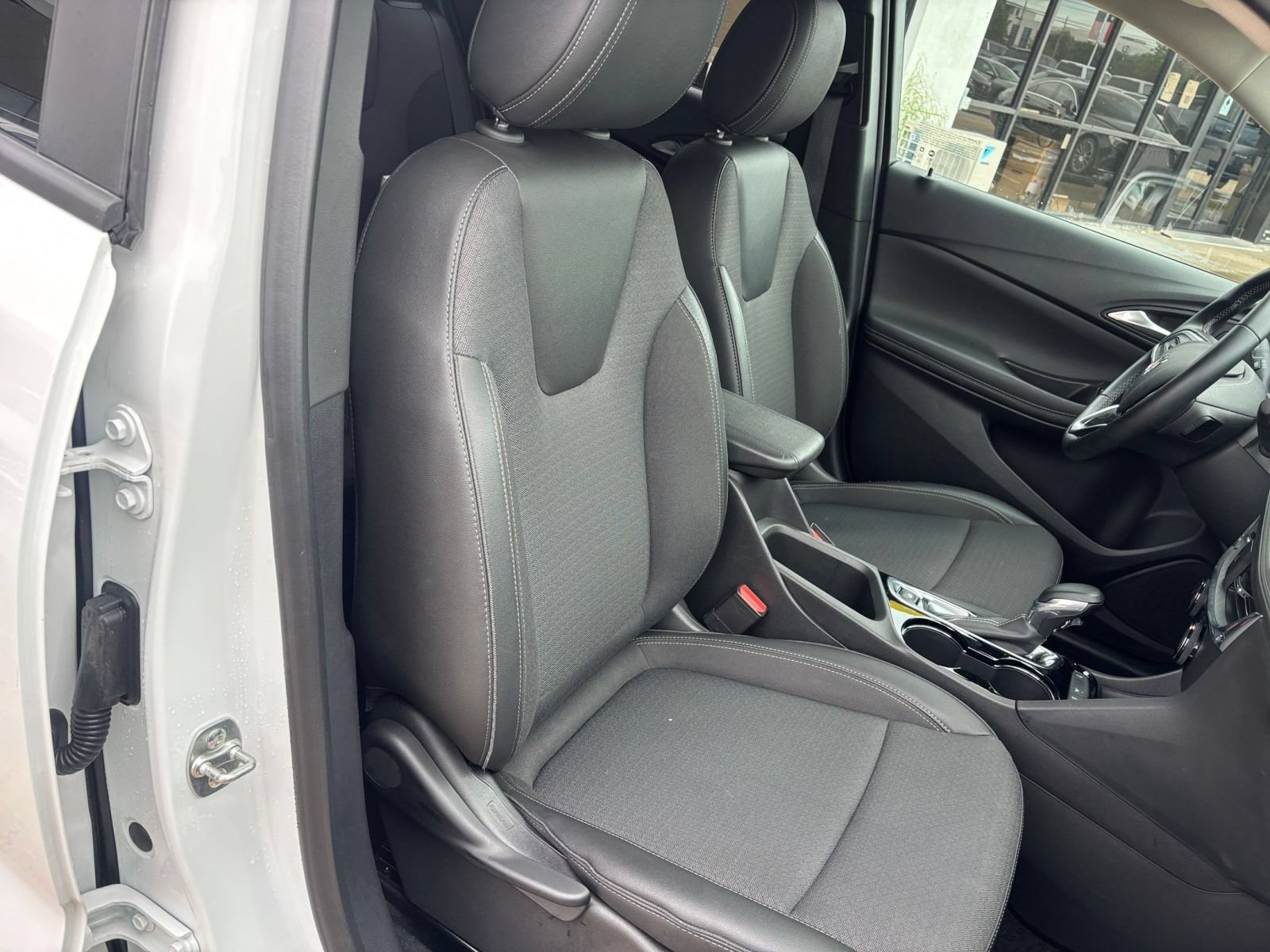 Thumbnail: 2025 Buick Encore GX - 35