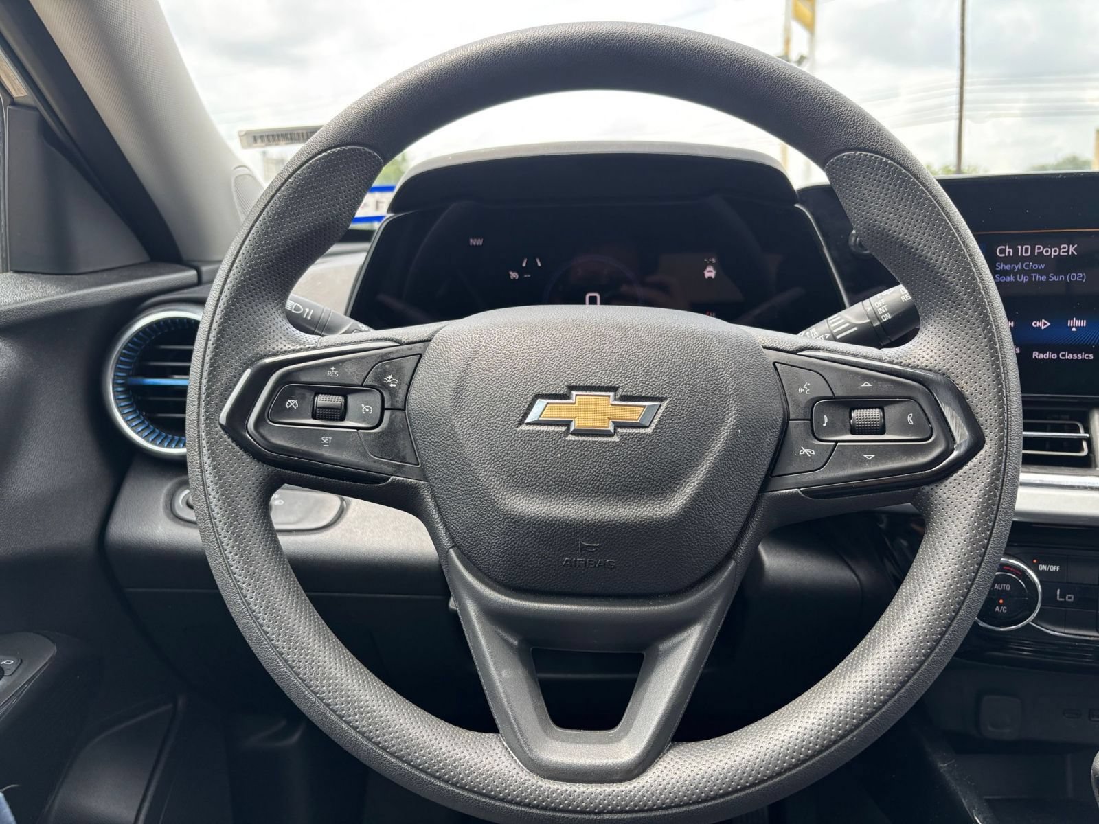 Thumbnail: 2025 Chevrolet Trax - 27
