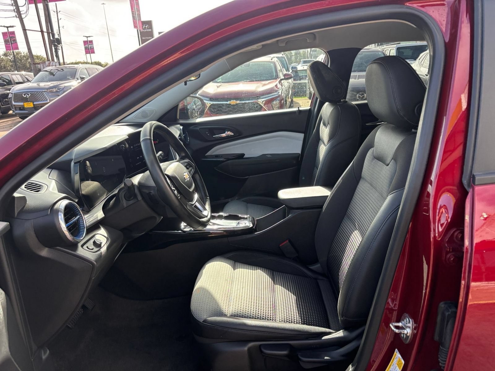 Thumbnail: 2025 Chevrolet Trax - 25