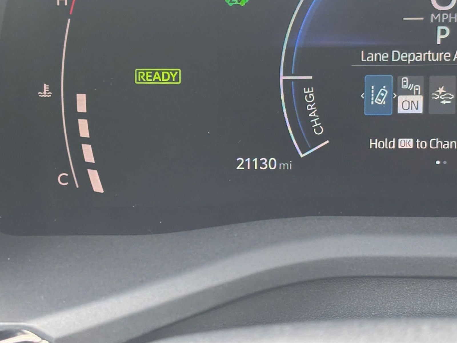 2025 Toyota Camry LE 34