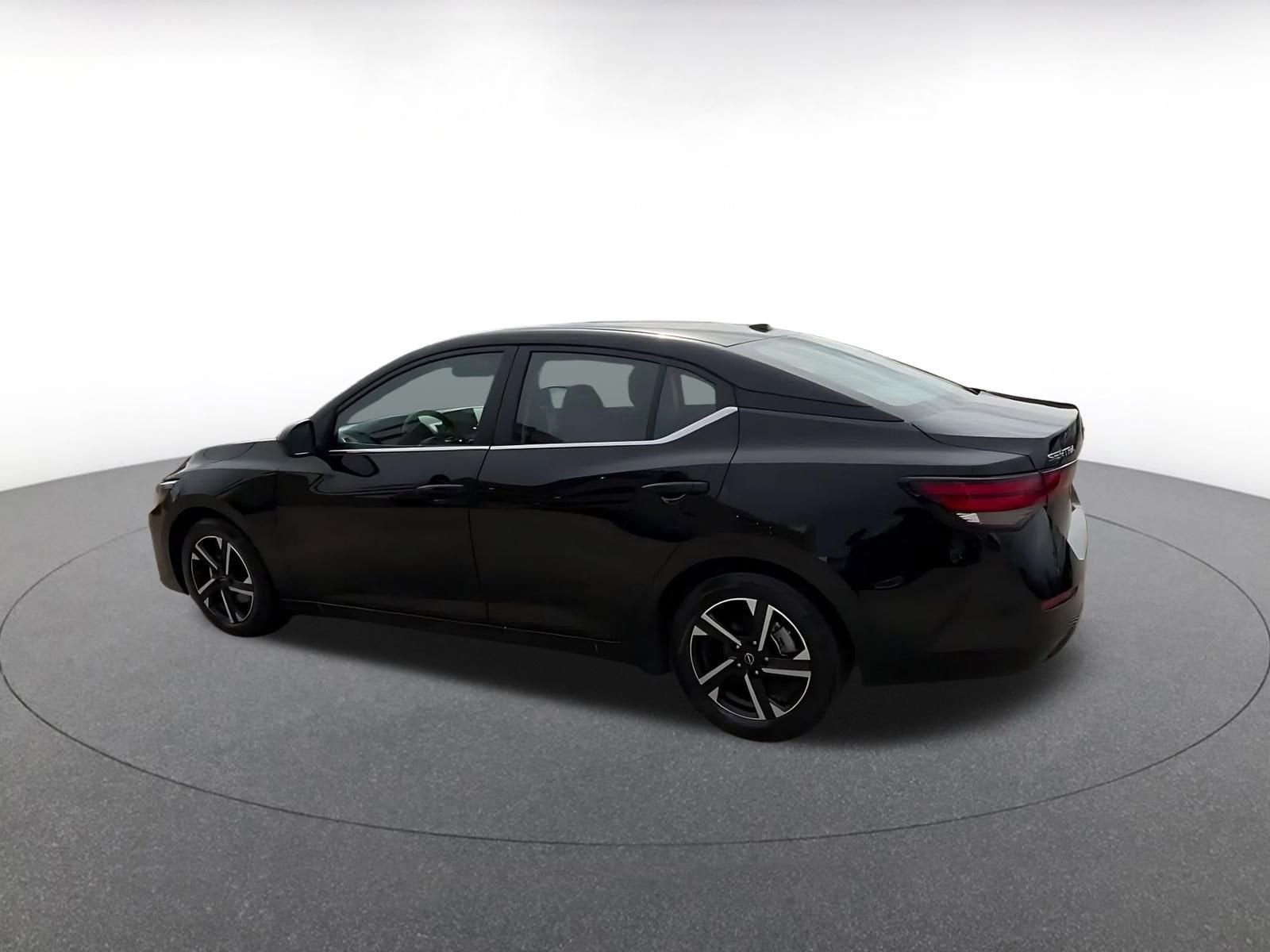 Thumbnail: 2025 Nissan Sentra - 10