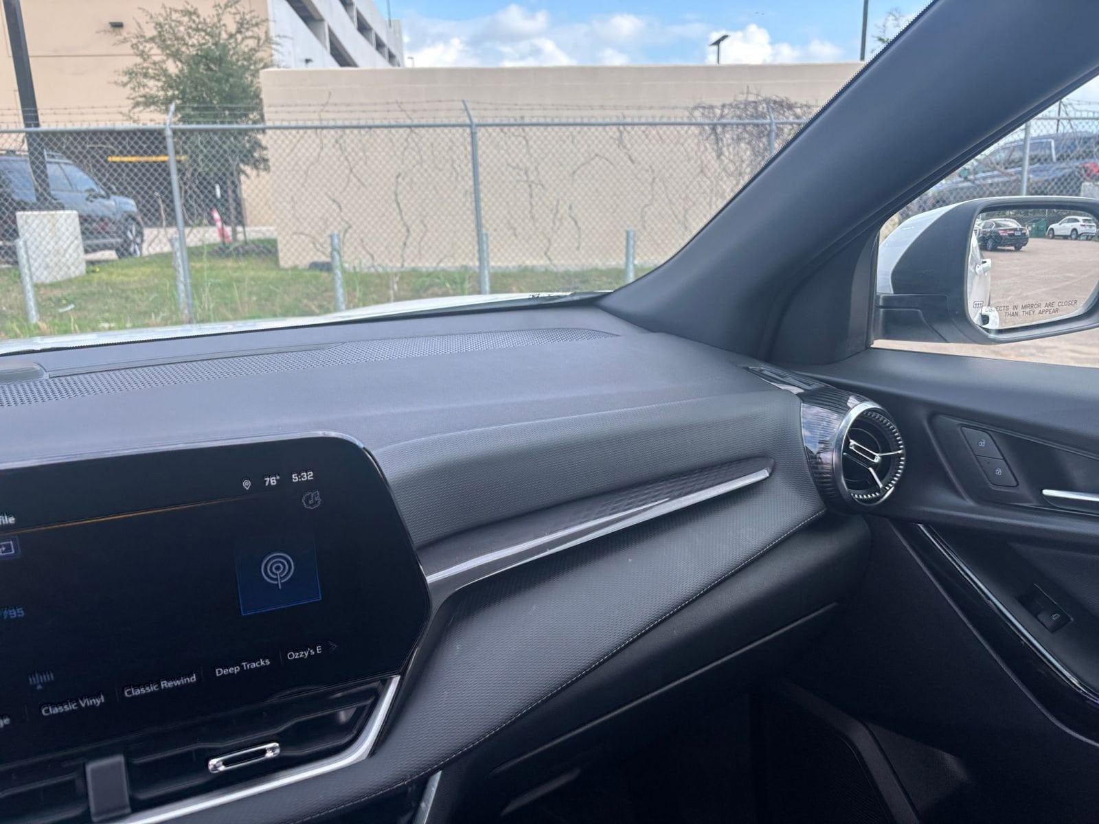 Thumbnail: 2025 Chevrolet Equinox - 33