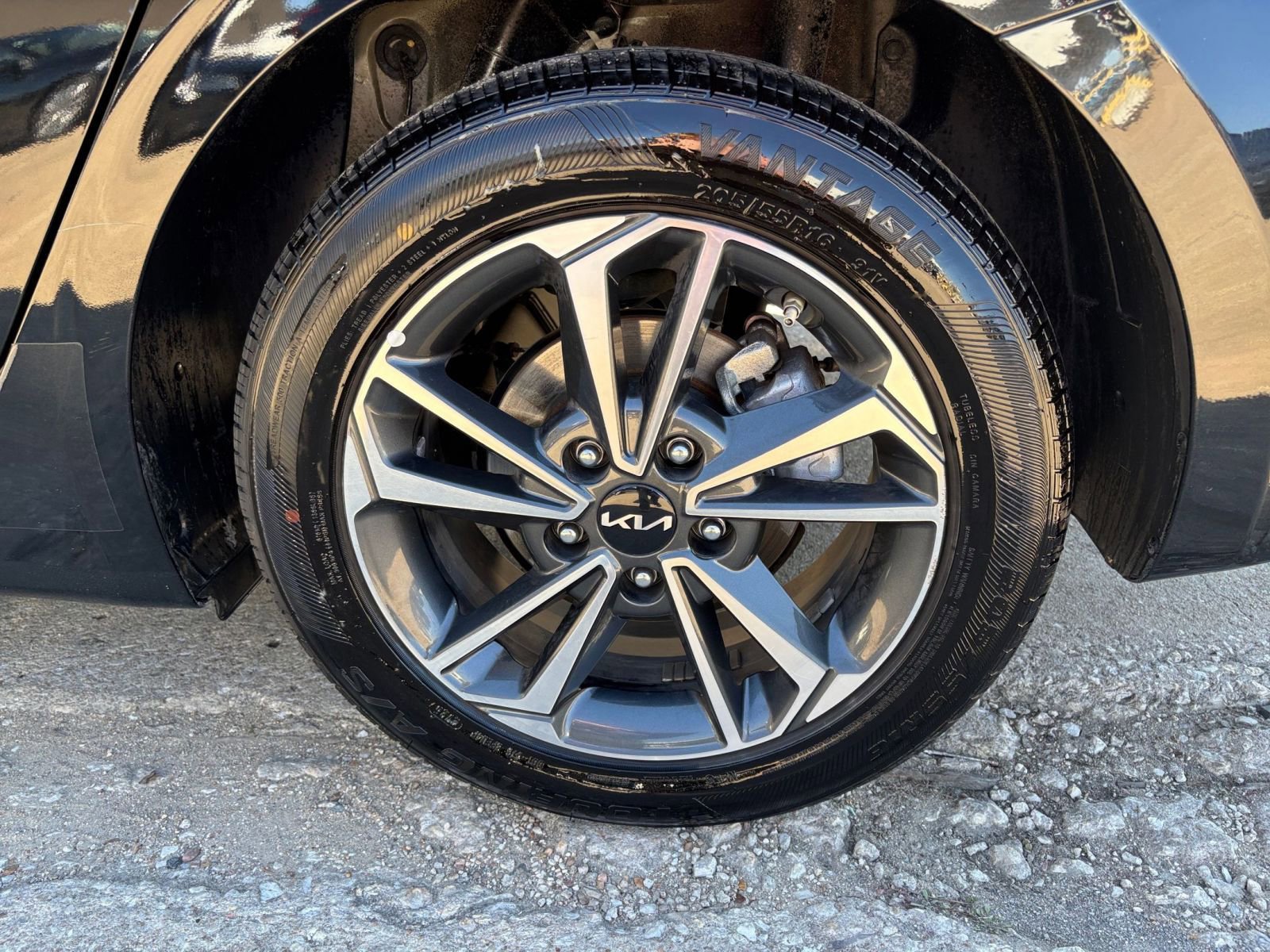 Thumbnail: 2024 Kia Forte - 28