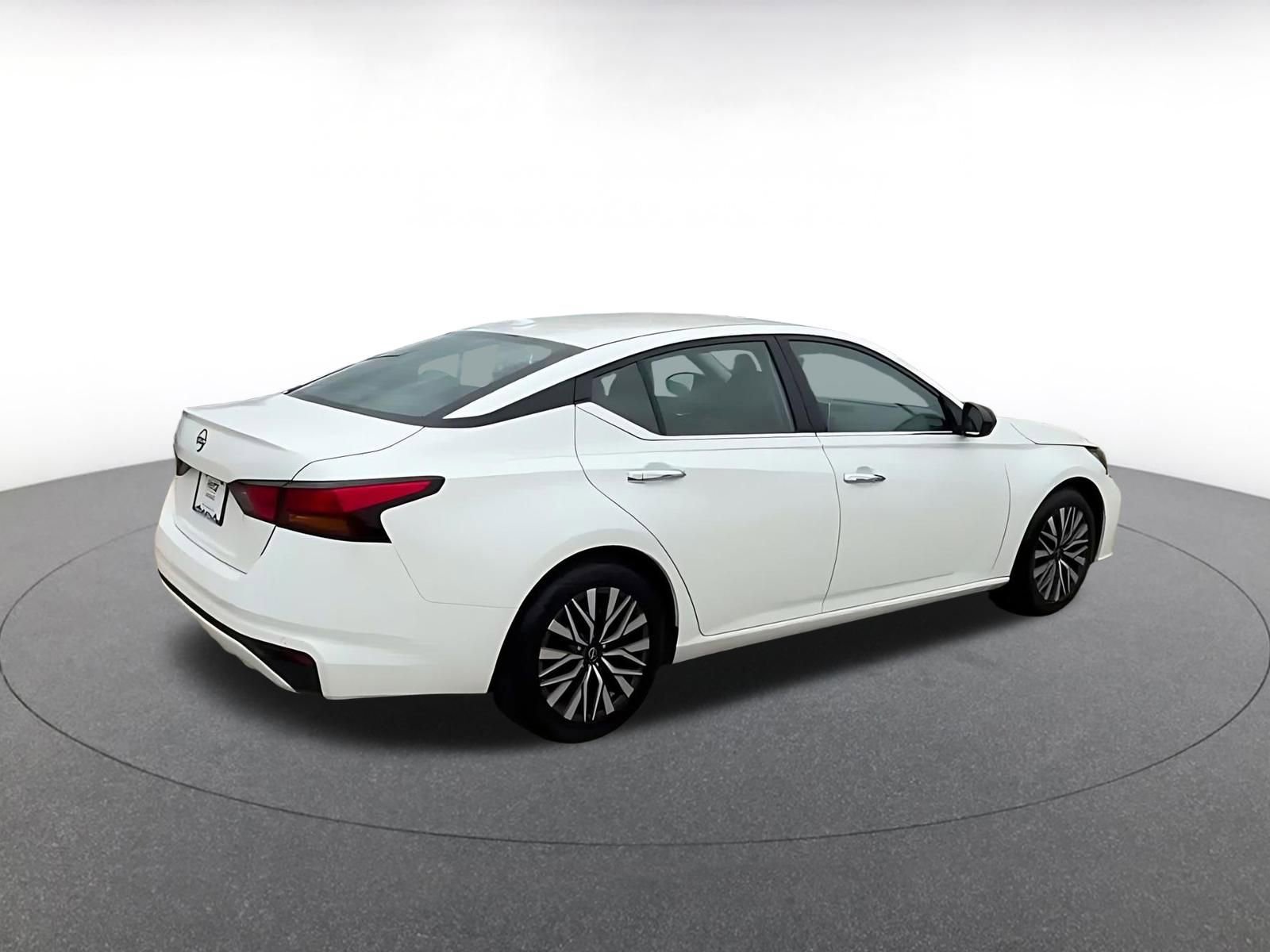 Thumbnail: 2025 Nissan Altima - 14