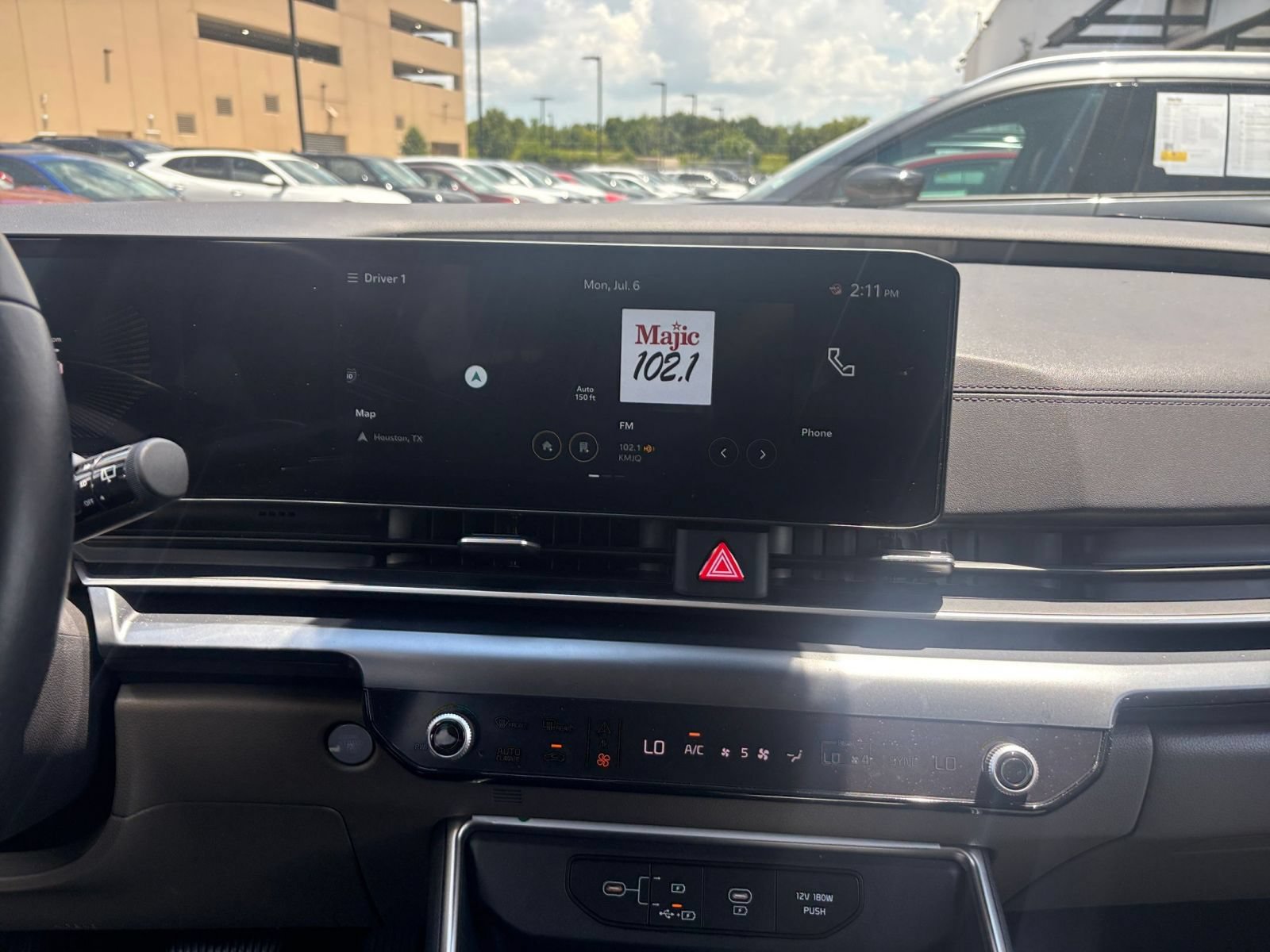 Thumbnail: 2026 Kia Carnival - 16