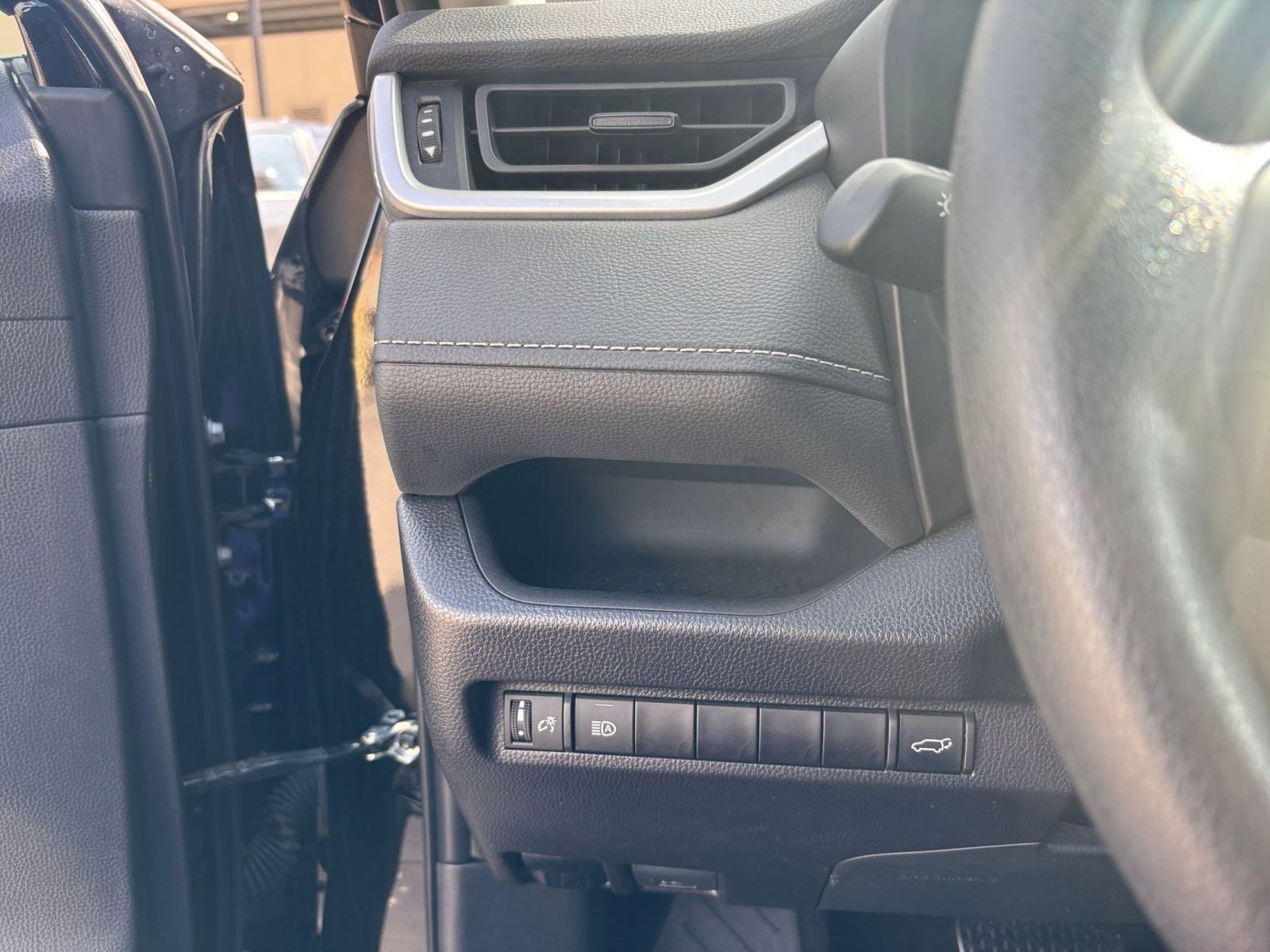 Thumbnail: 2025 Toyota RAV4 - 34