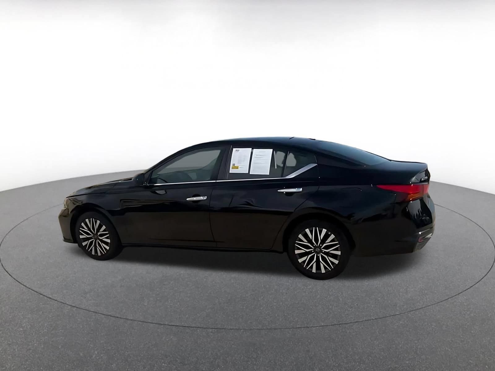 Thumbnail: 2024 Nissan Altima - 8