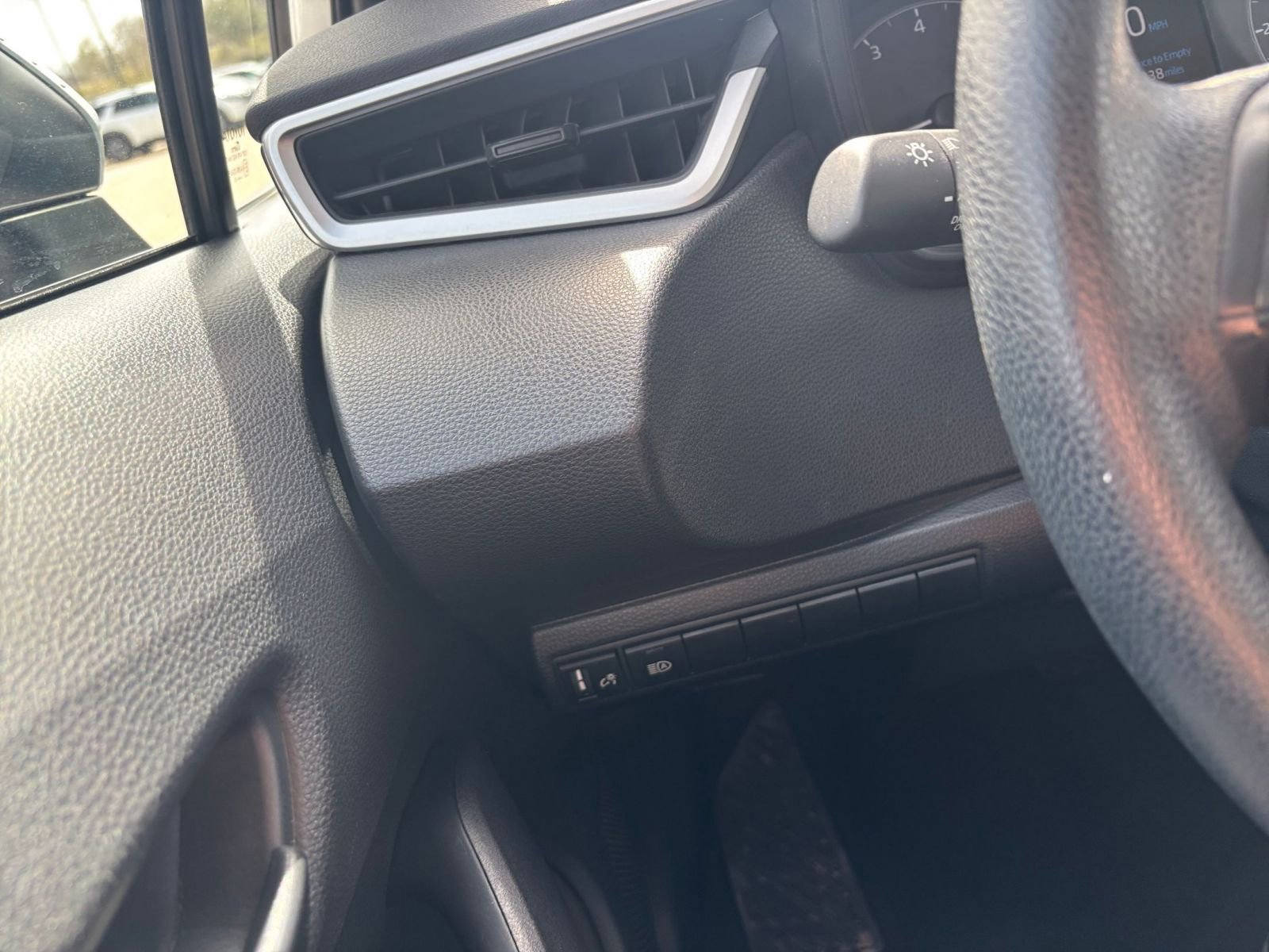 Thumbnail: 2025 Toyota Corolla - 32