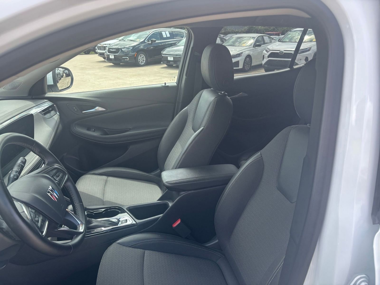 Thumbnail: 2025 Buick Encore GX - 35