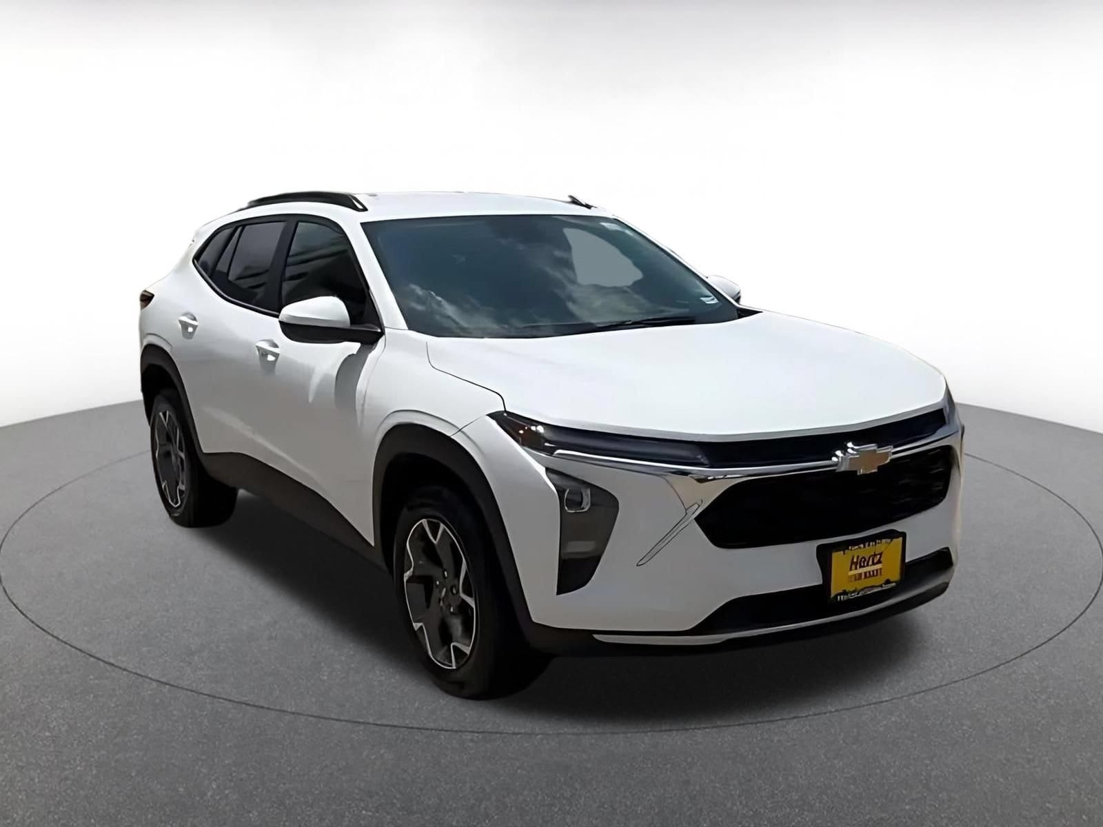 Thumbnail: 2025 Chevrolet Trax - 3