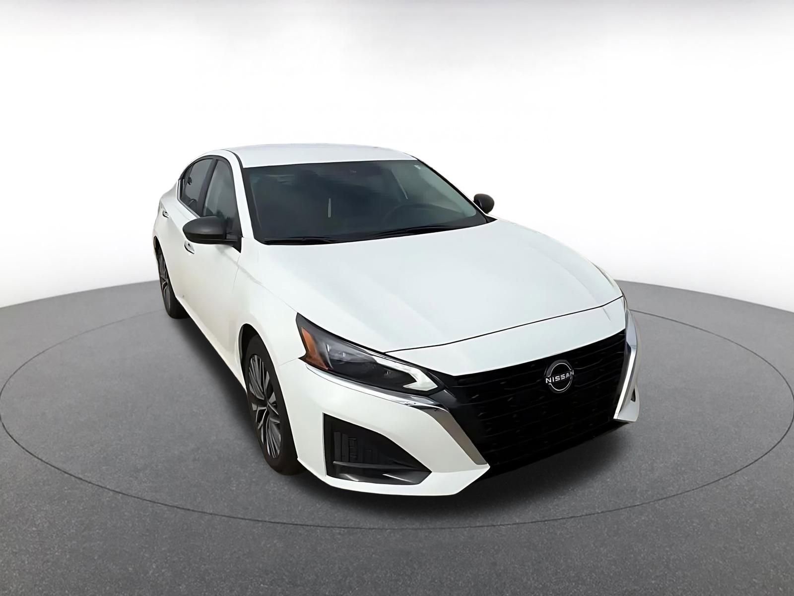 Thumbnail: 2025 Nissan Altima - 3