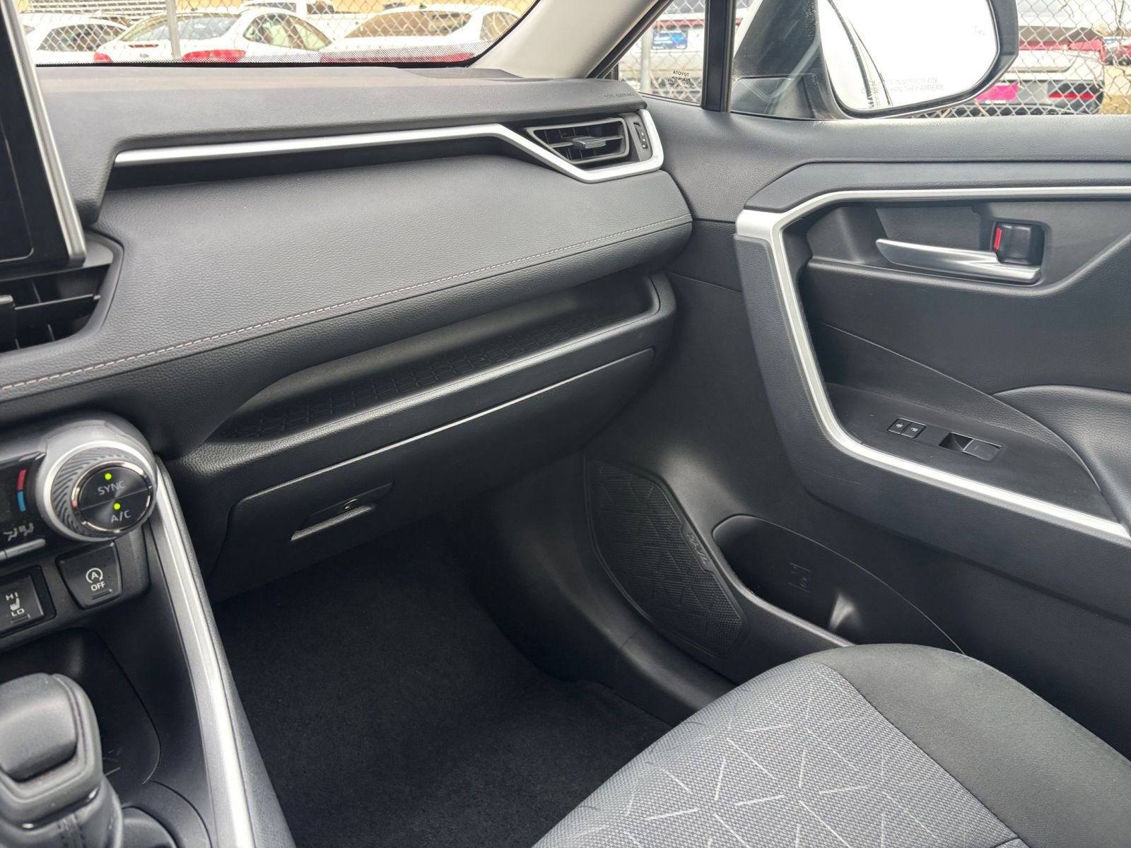 Thumbnail: 2025 Toyota RAV4 - 35