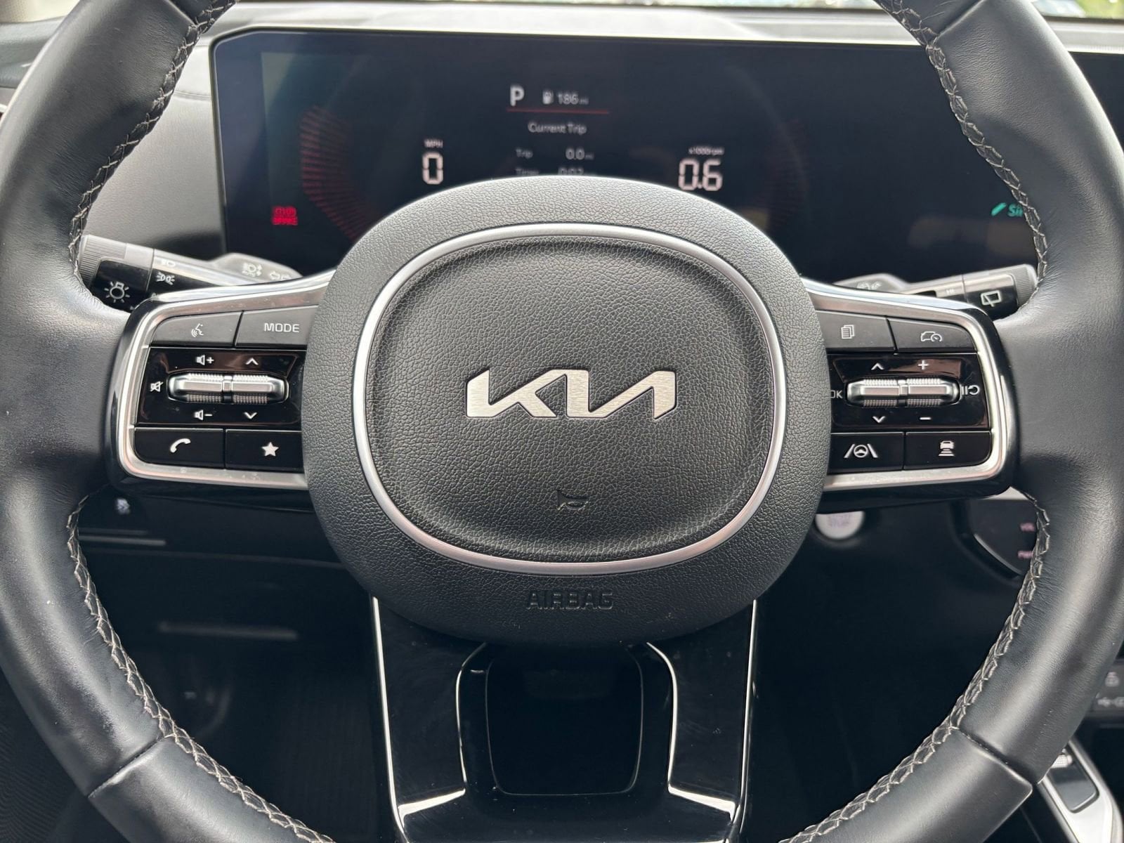 2024 Kia Sorento S 23