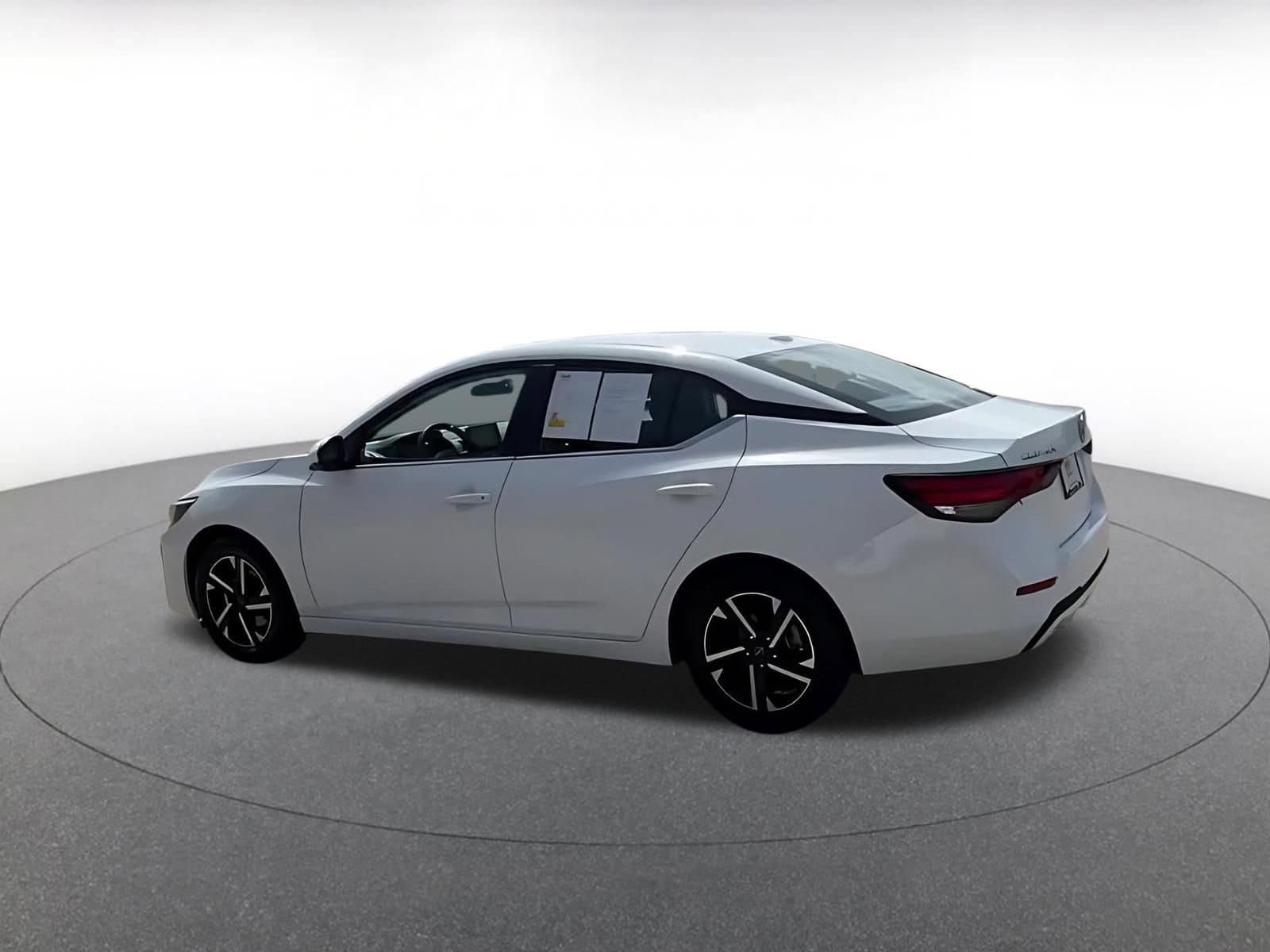 Thumbnail: 2025 Nissan Sentra - 10