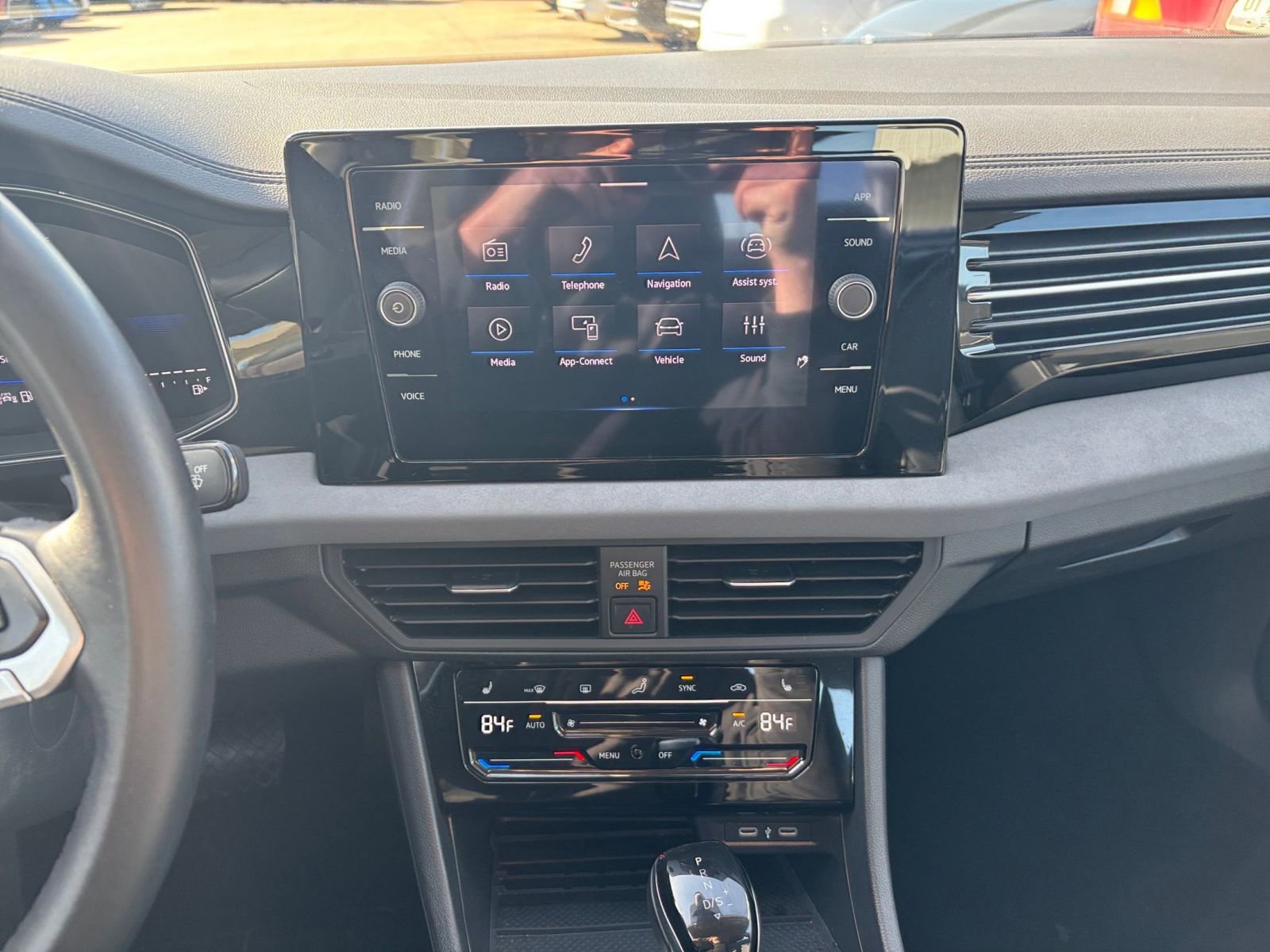 Thumbnail: 2025 Volkswagen Jetta - 17