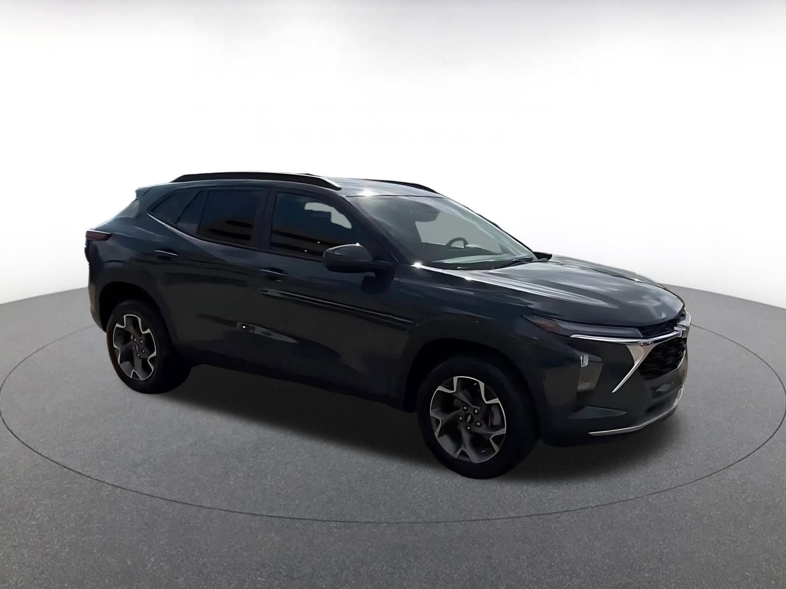 Thumbnail: 2025 Chevrolet Trax - 2